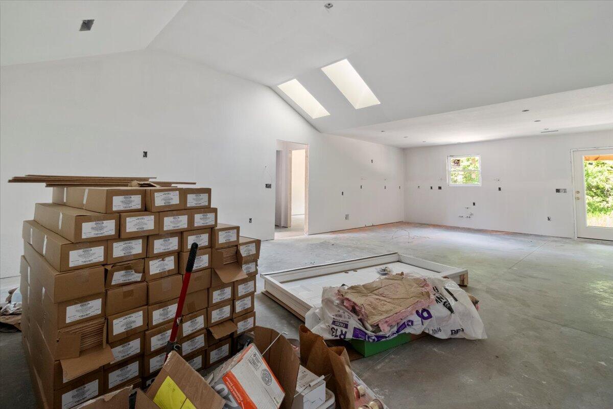 2405 Deatherage Avenue Property Photo 5