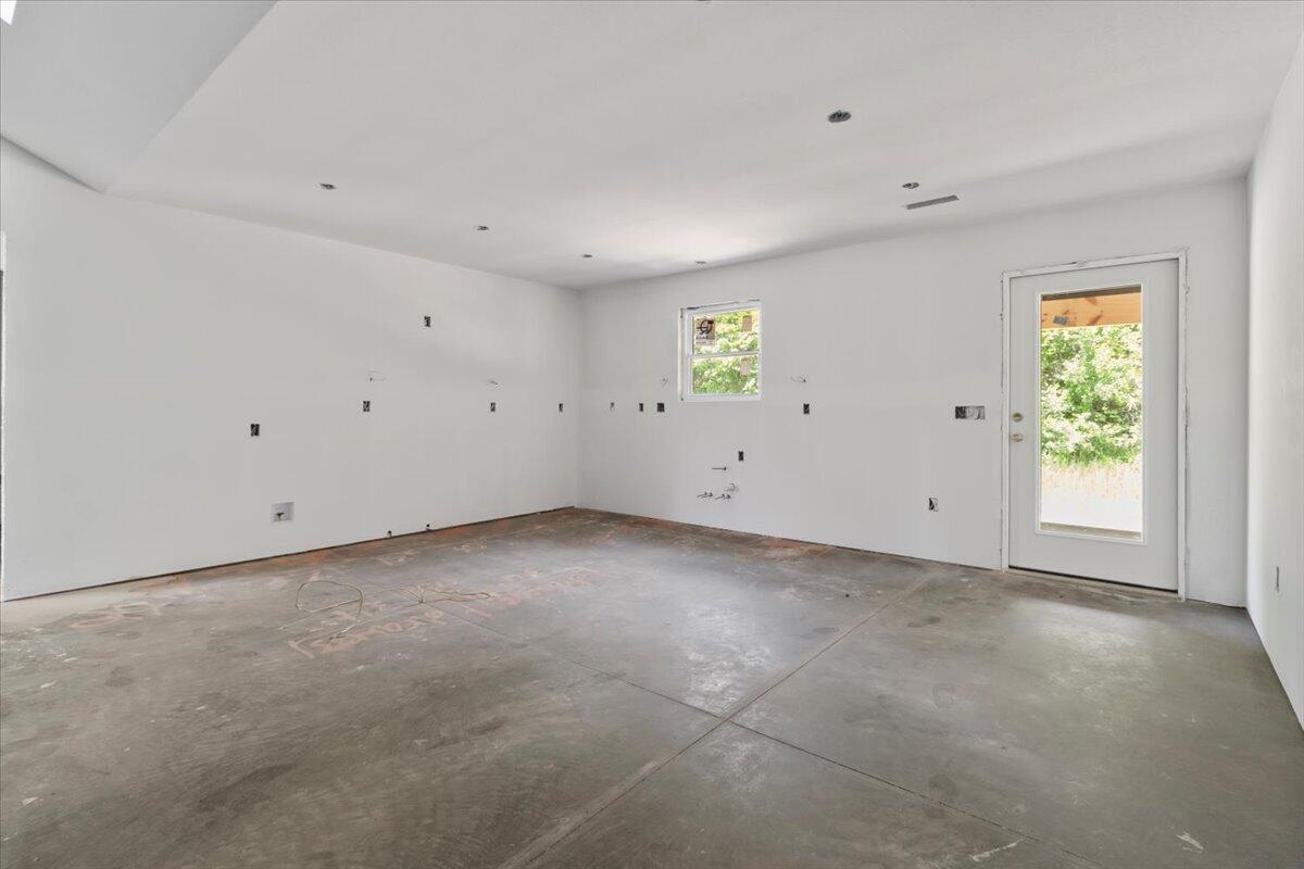 2405 Deatherage Avenue Property Photo 7