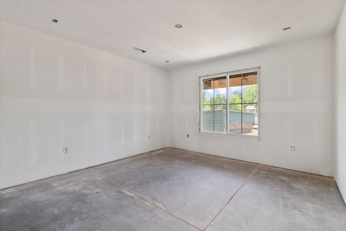 2405 Deatherage Avenue Property Photo 13