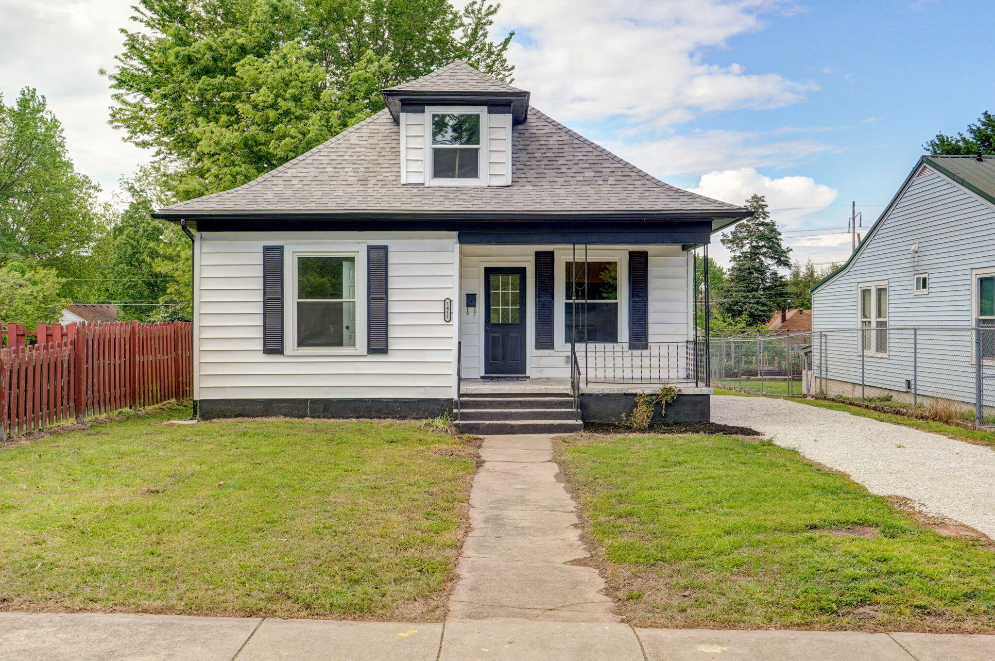 1411 West Central Street Property Photo 1