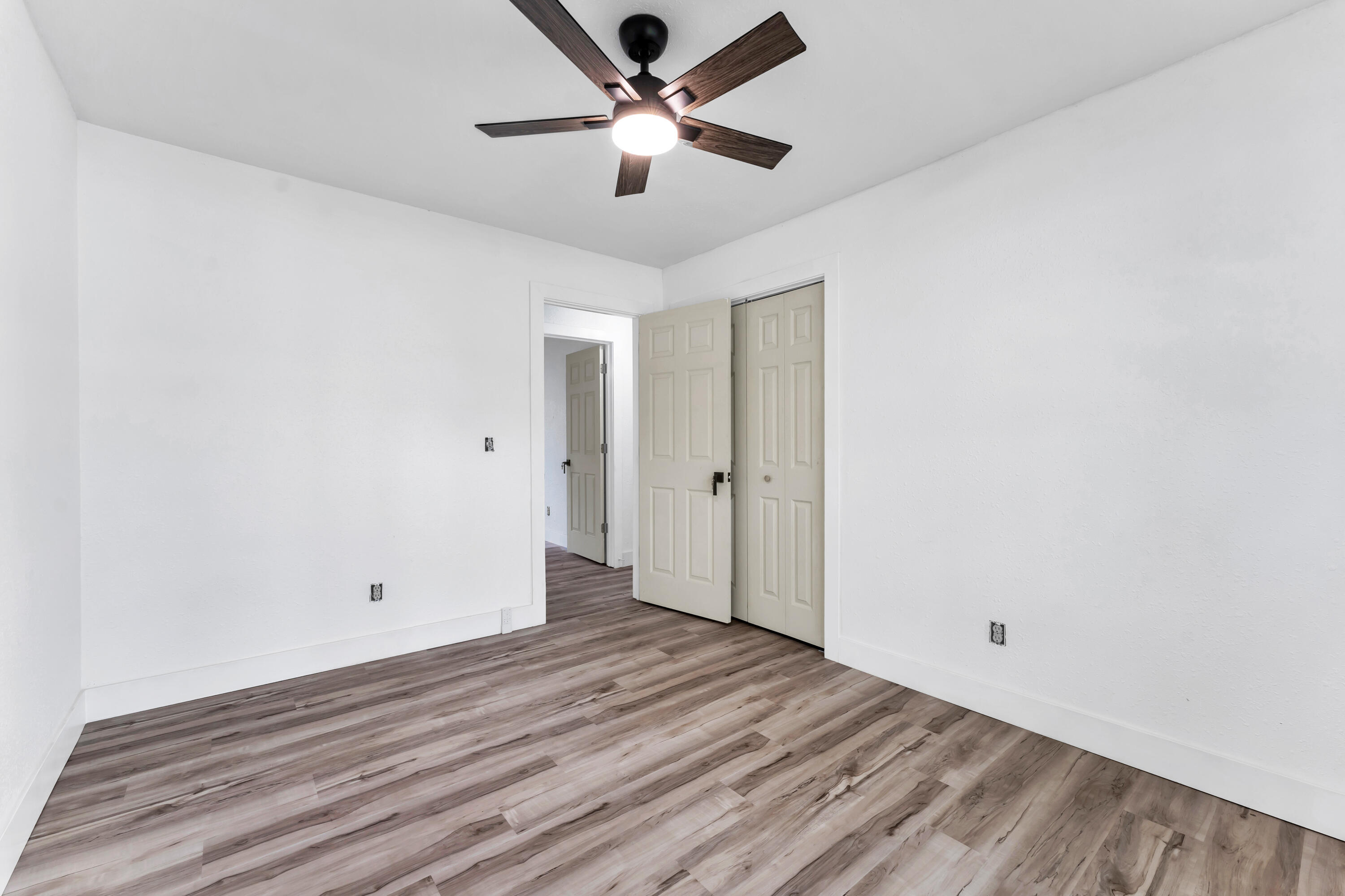 2564 South Regina Avenue Property Photo 19