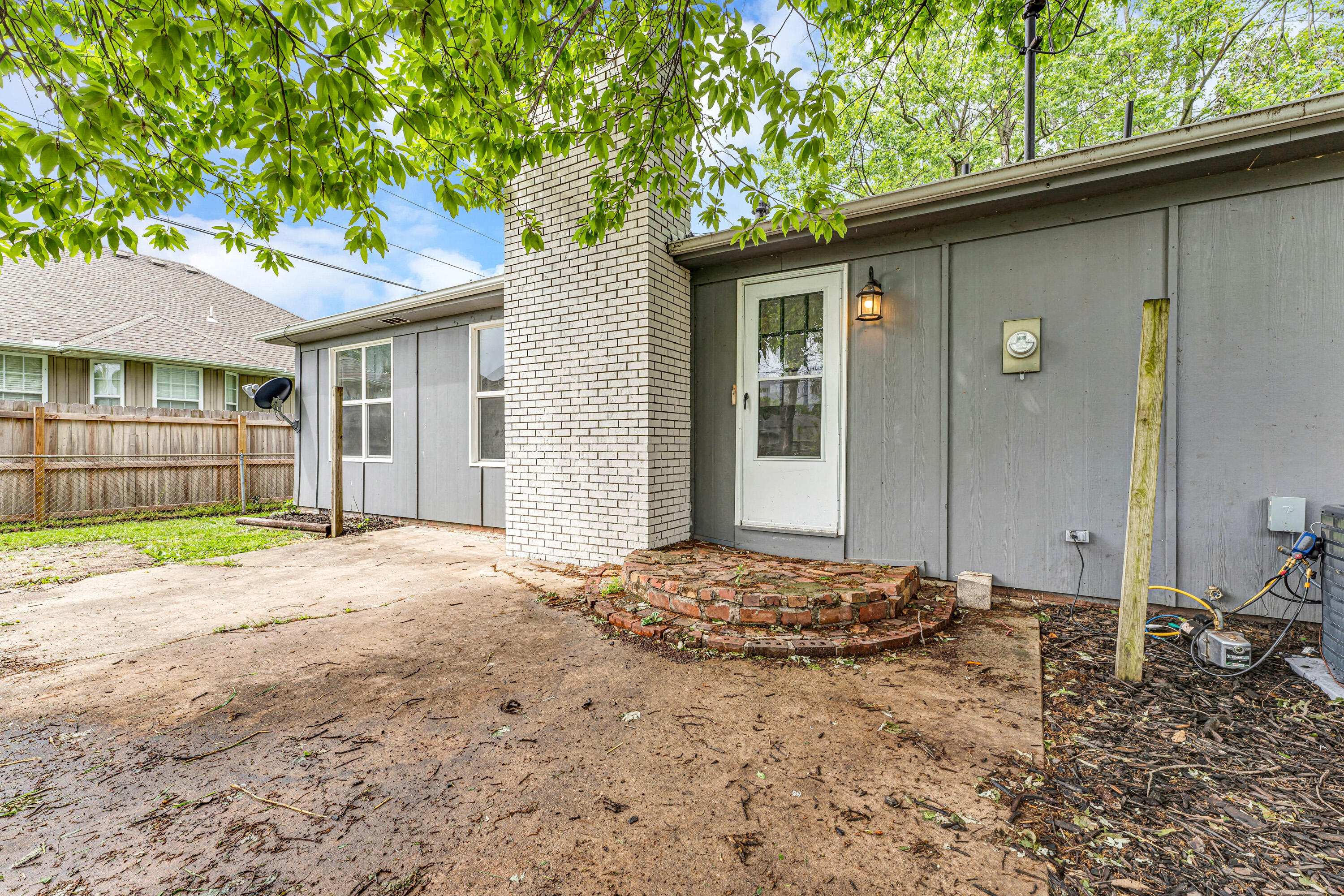 2564 South Regina Avenue Property Photo 22