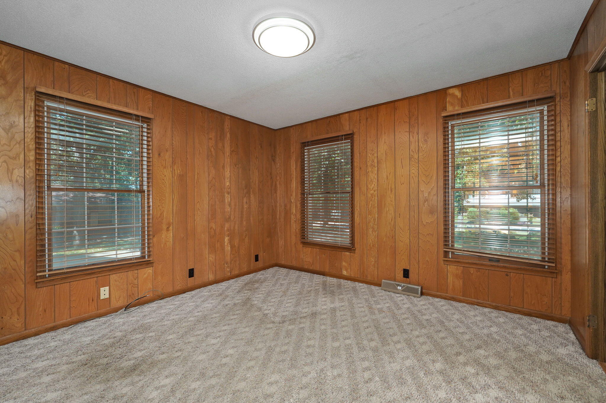 612 East Glendale Street Property Photo 24