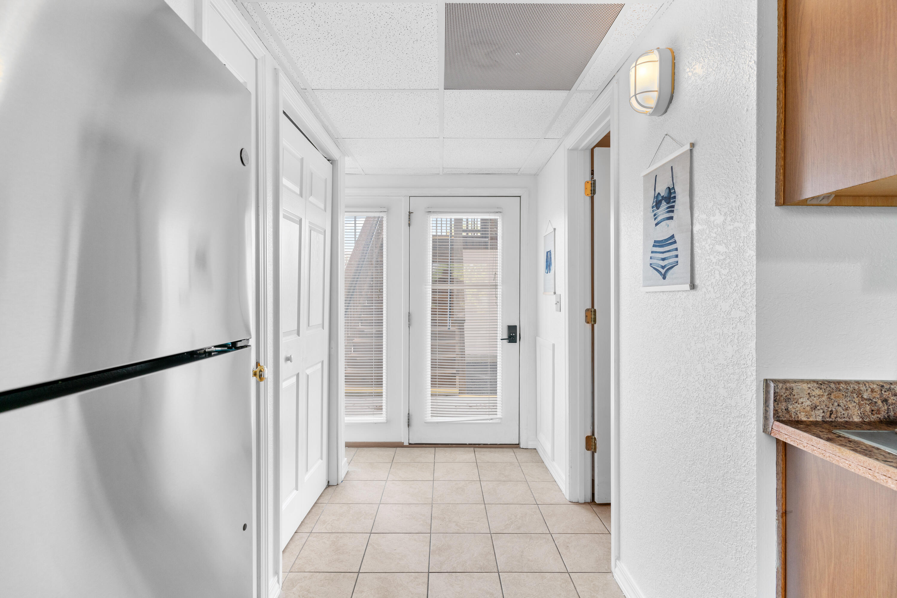 100 Getaway Circle Property Photo 2
