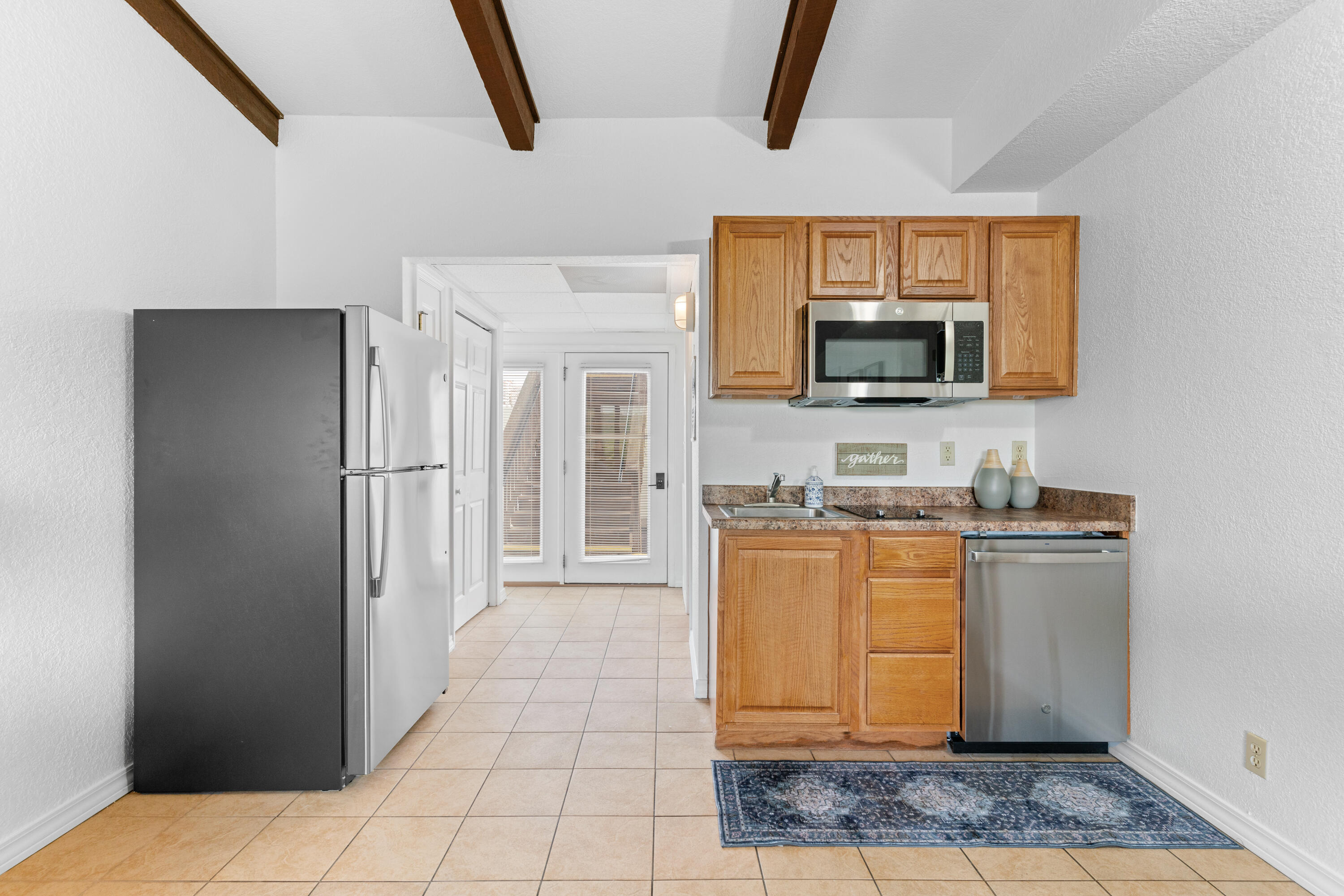 100 Getaway Circle Property Photo 3