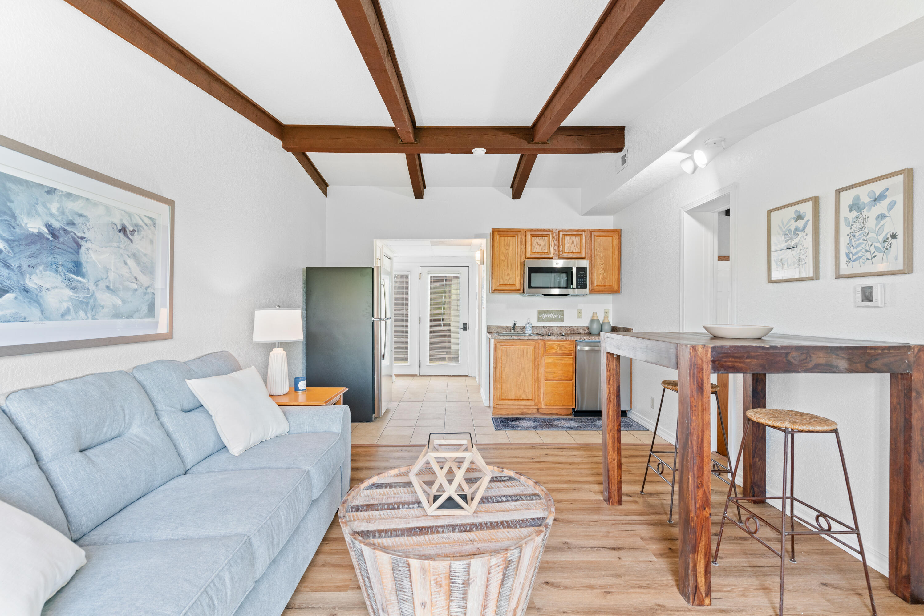 100 Getaway Circle Property Photo 8