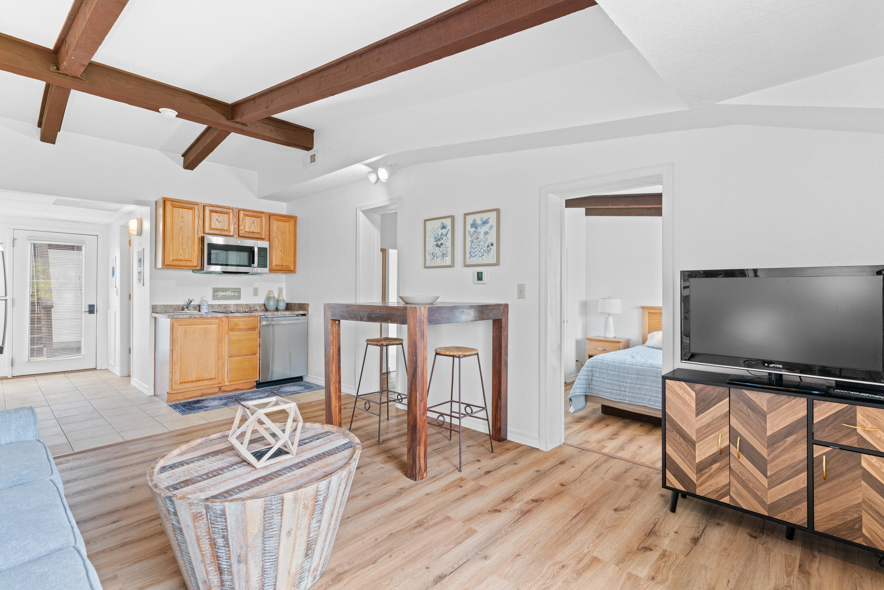 100 Getaway Circle Property Photo 10