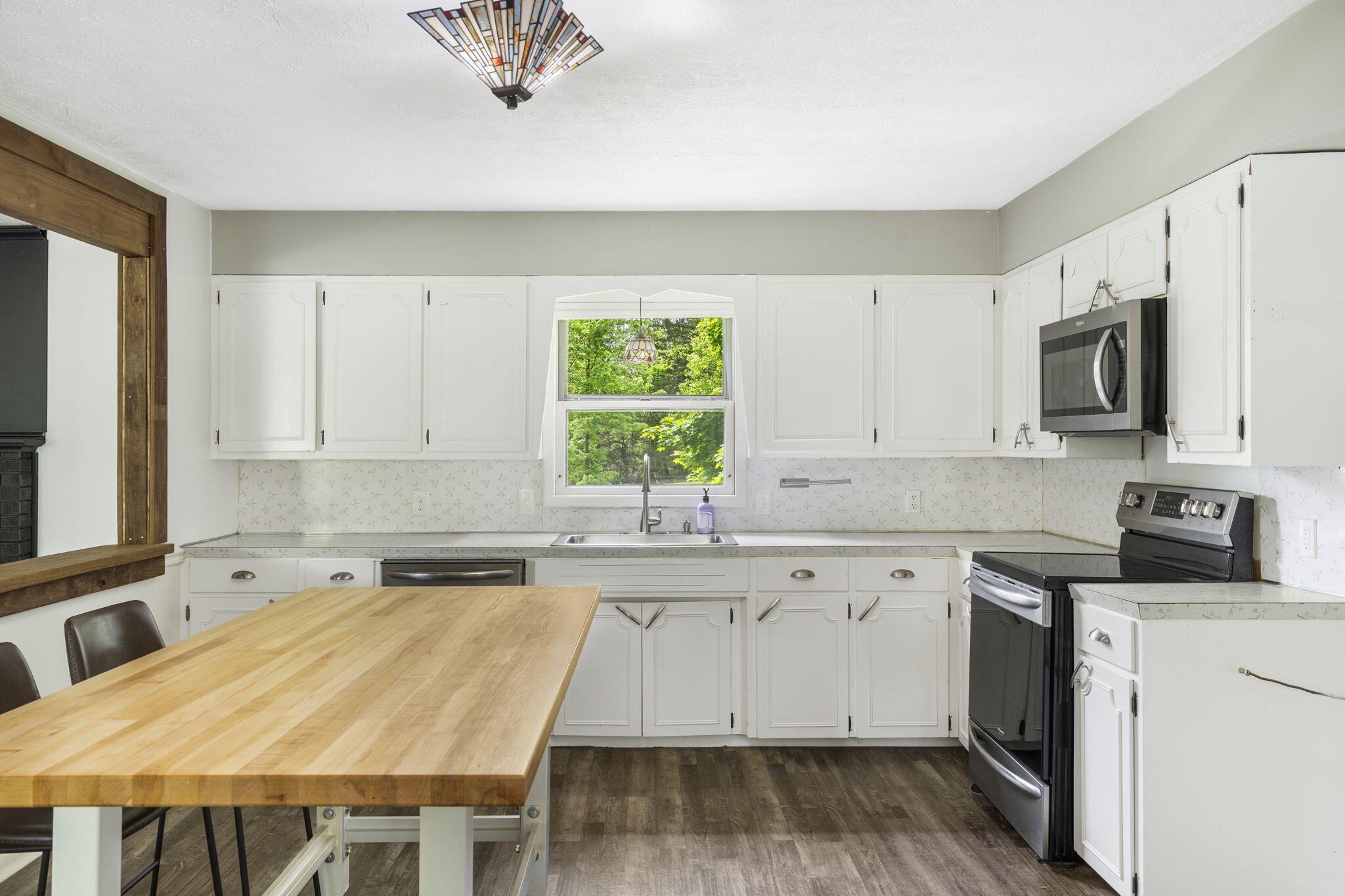 5926 East Farm Road 142 Property Photo 6