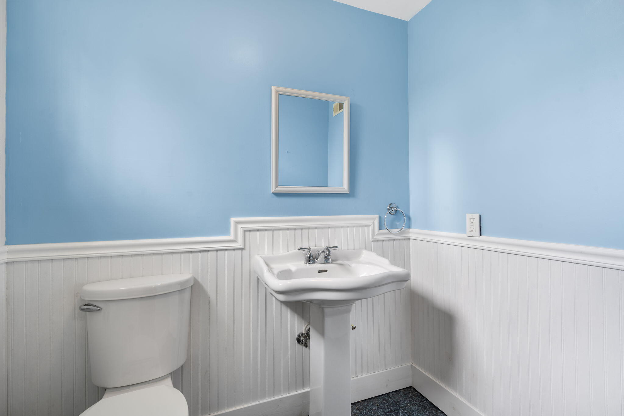 5926 East Farm Road 142 Property Photo 16
