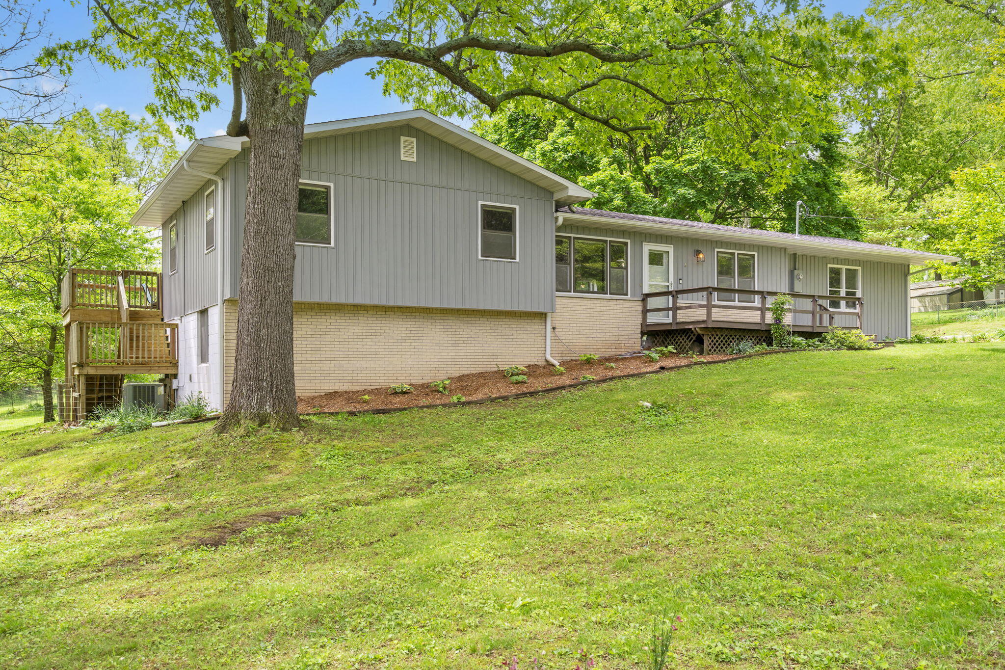 5926 East Farm Road 142 Property Photo 17