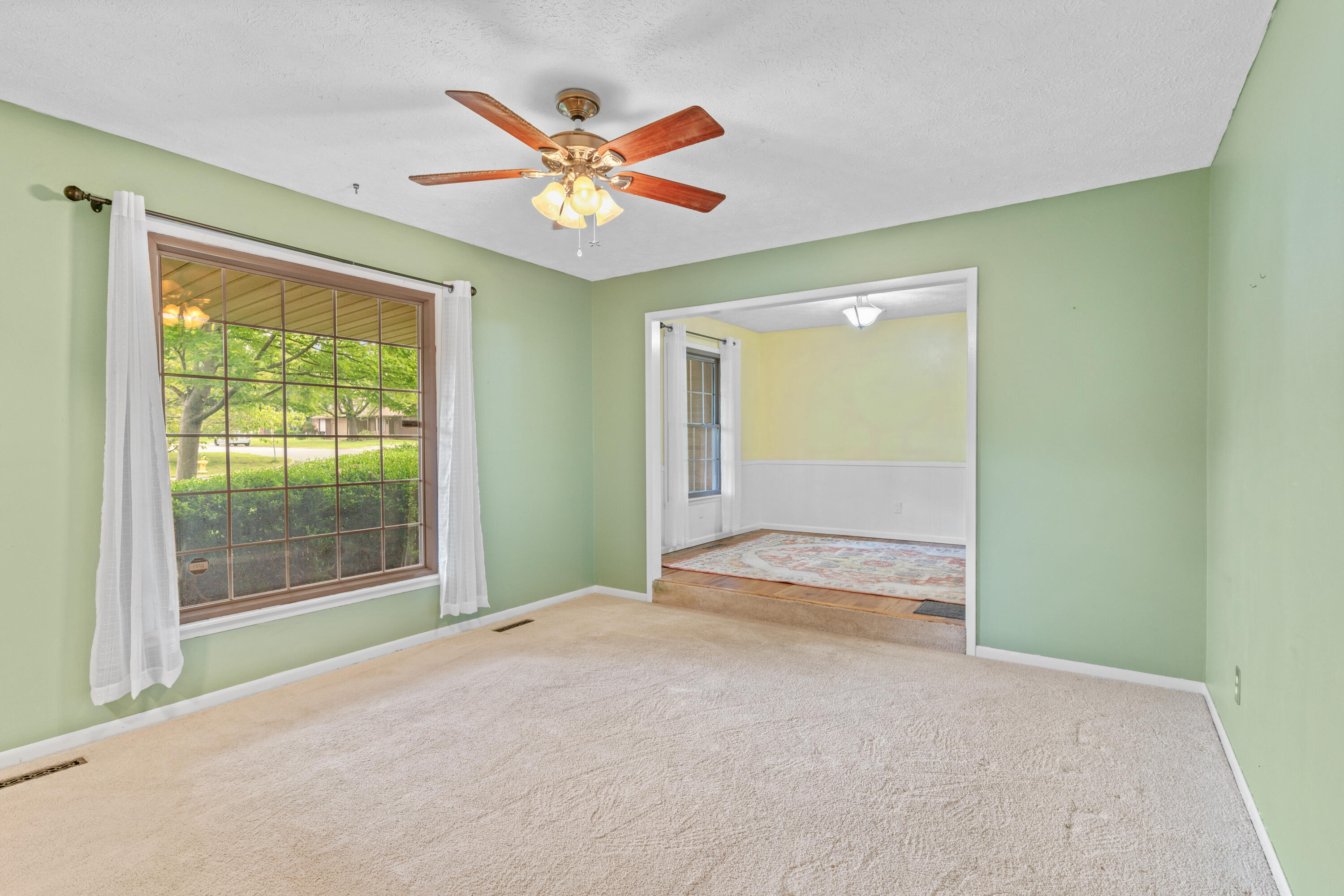 1124 West Swan Street Property Photo 7