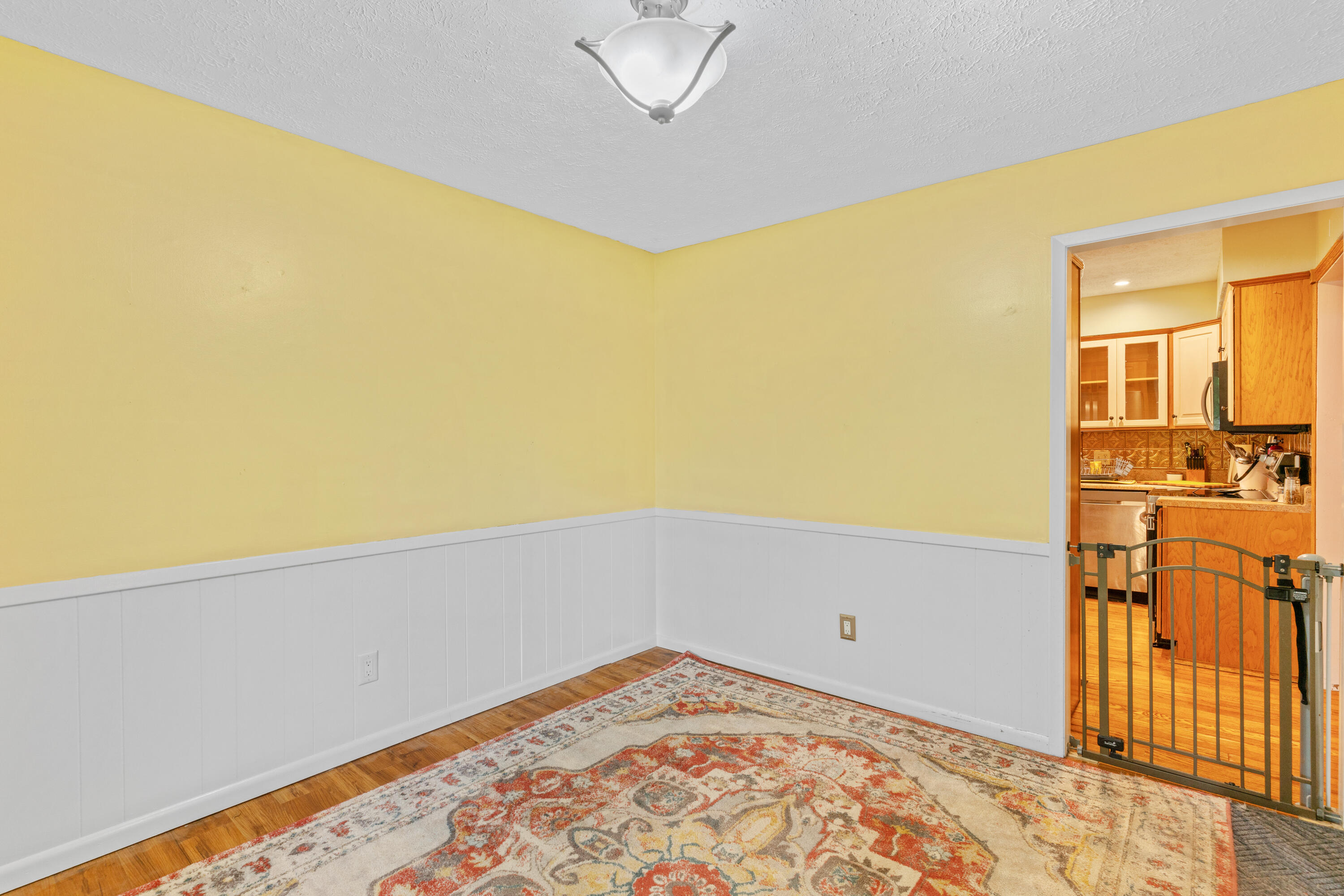 1124 West Swan Street Property Photo 9