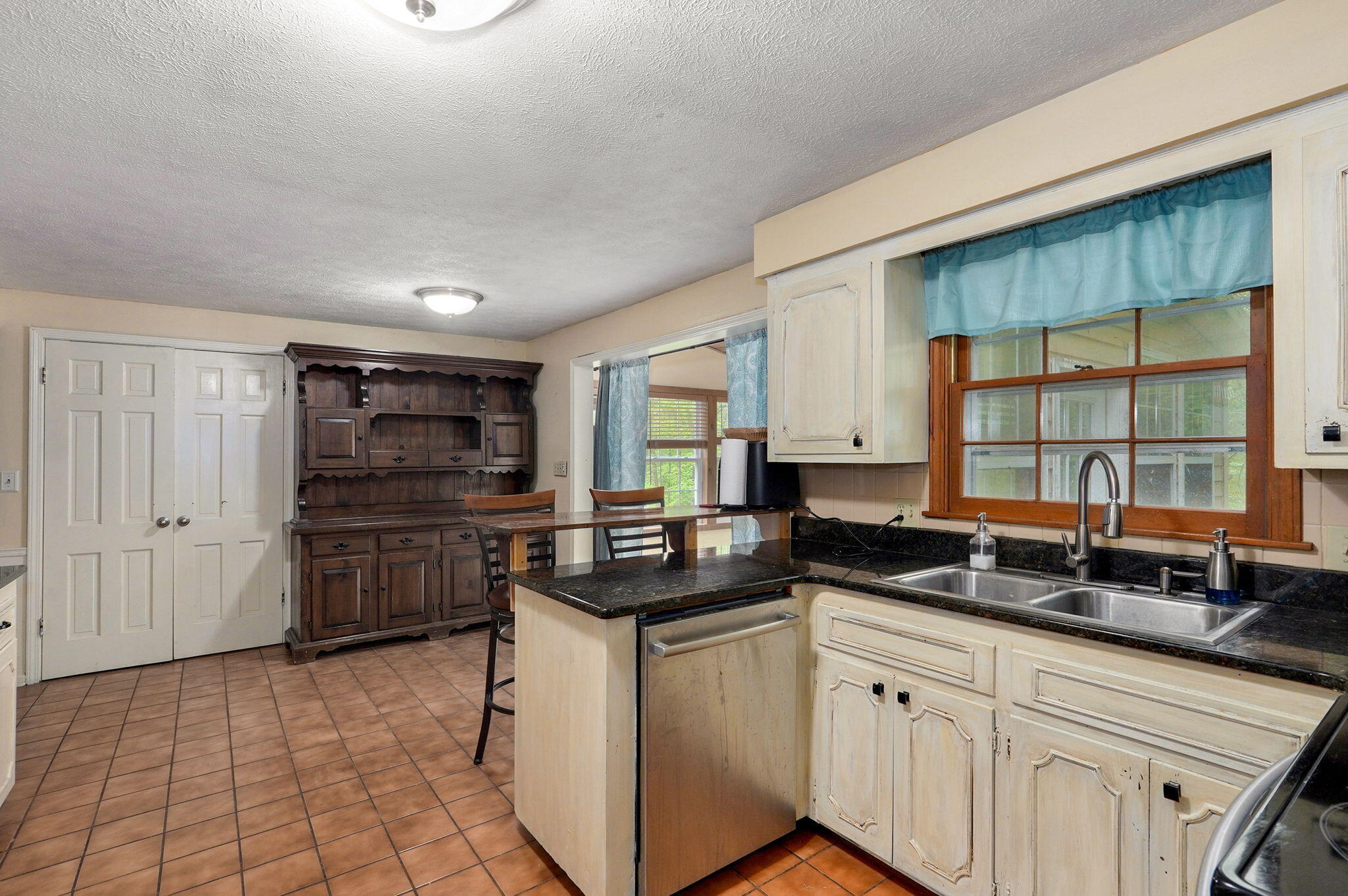 4855 East Cimarron Lane Property Photo 12
