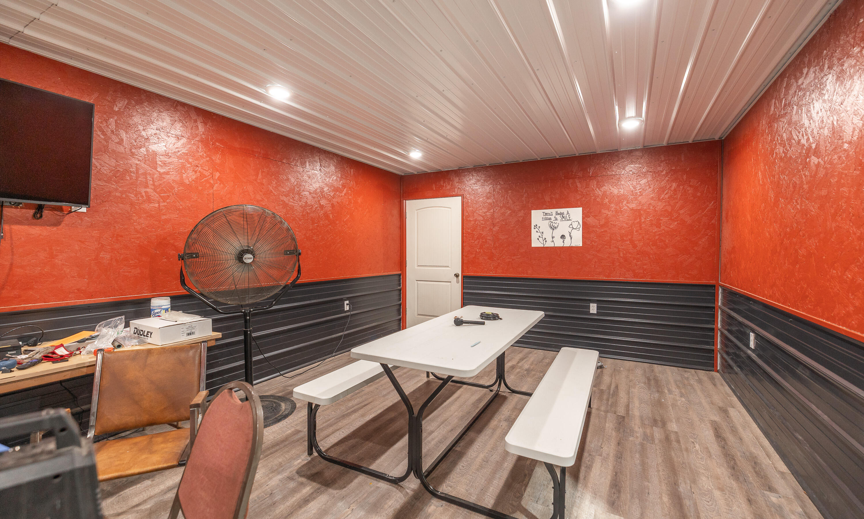 610 Highway B Property Photo 11