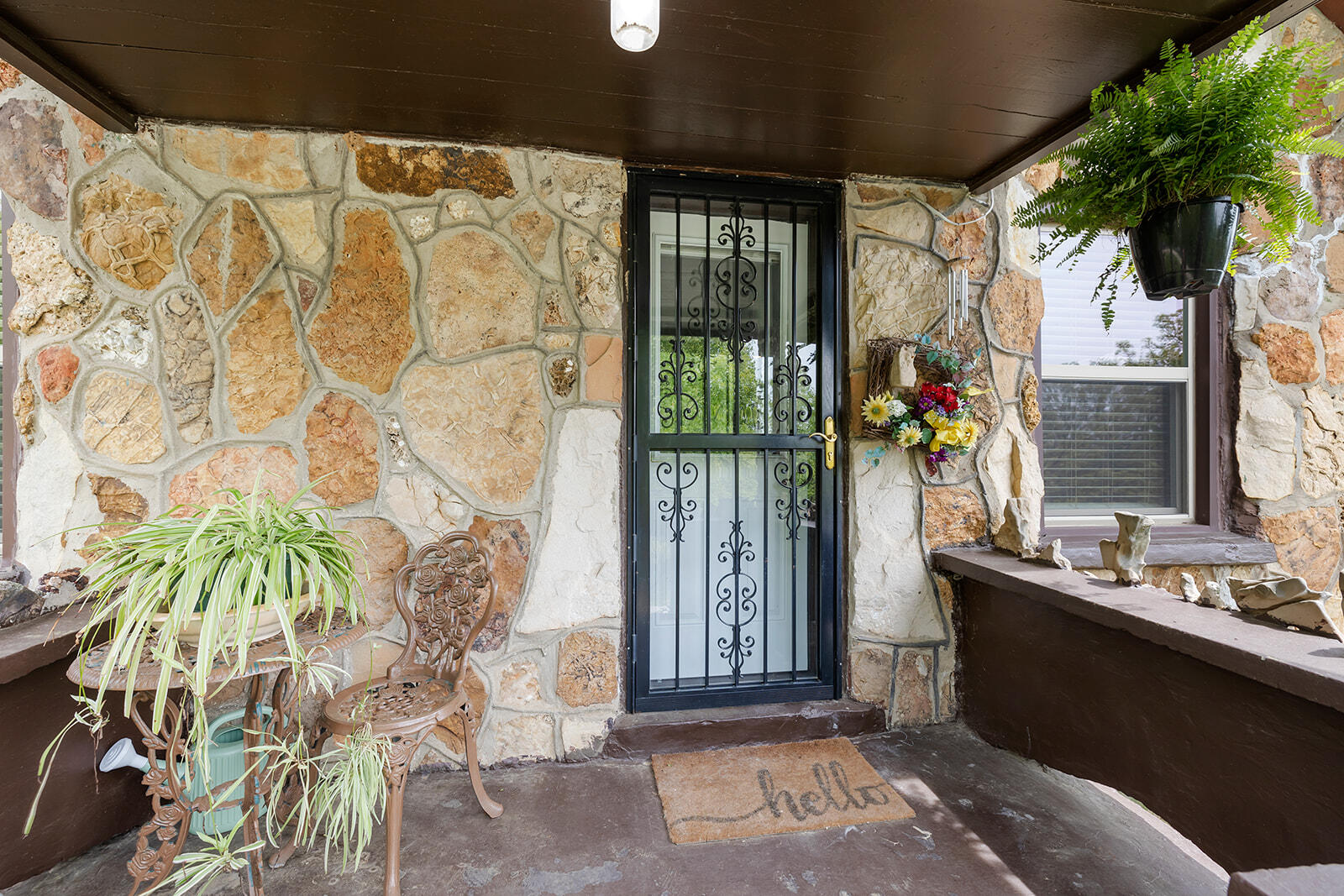 9099 Holly Property Photo 4