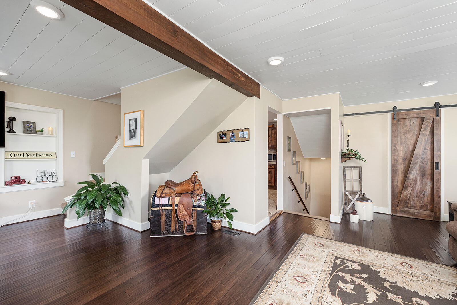 9099 Holly Property Photo 10