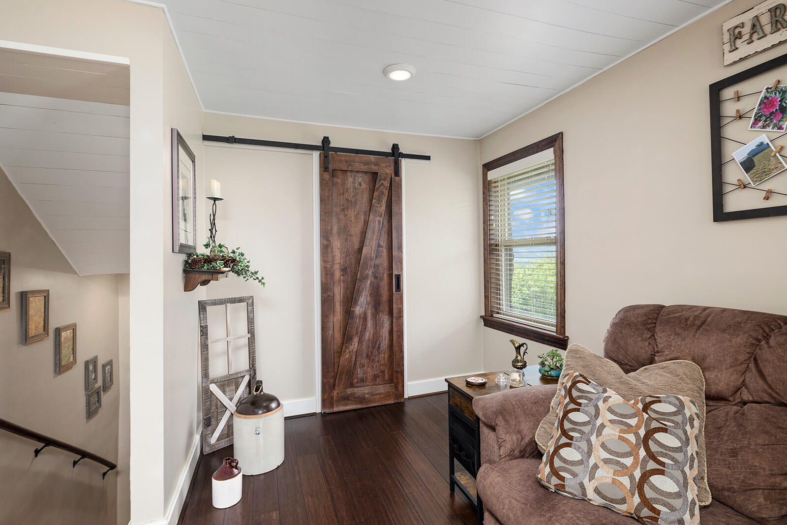 9099 Holly Property Photo 11