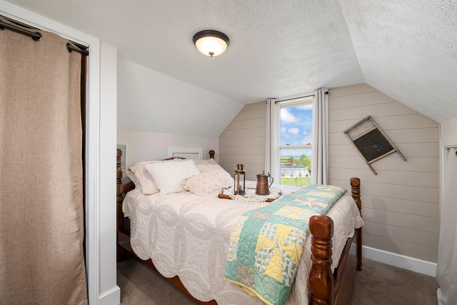9099 Holly Property Photo 17