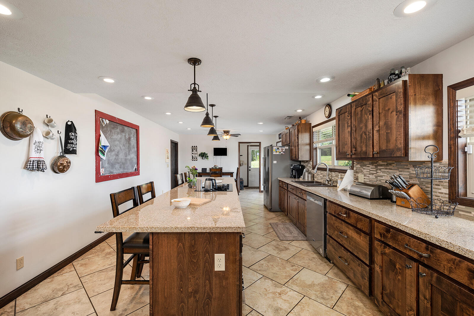 9099 Holly Property Photo 18