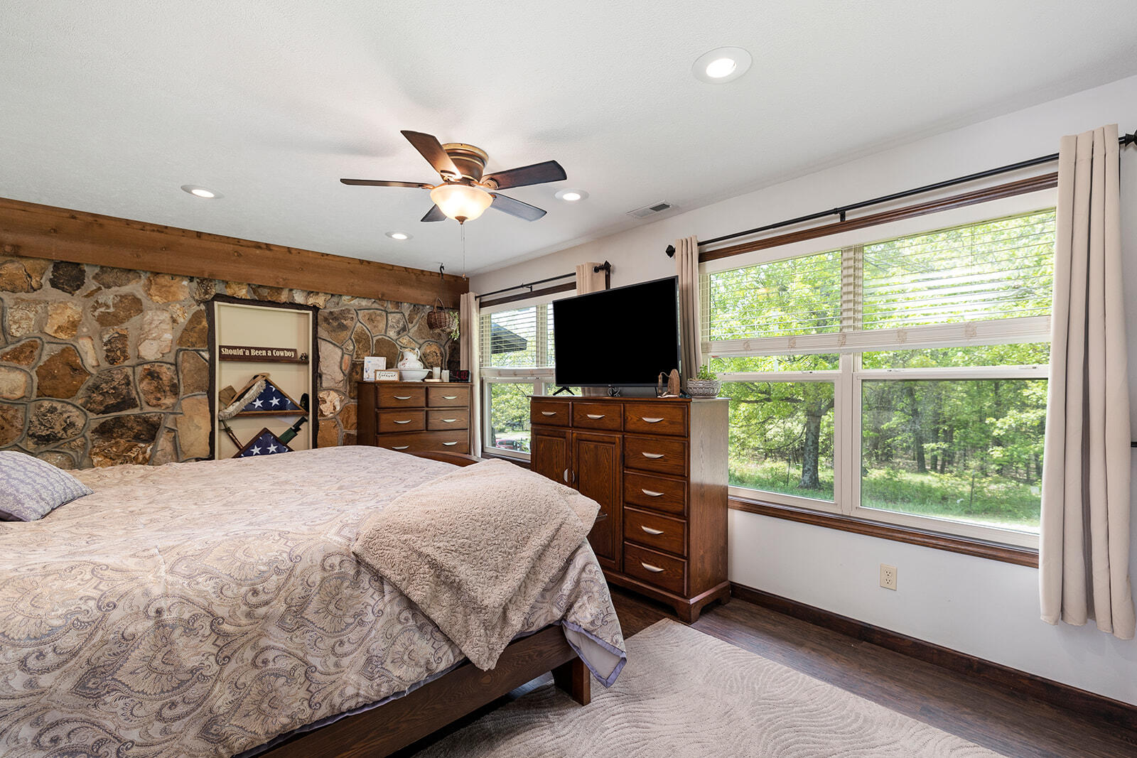 9099 Holly Property Photo 25