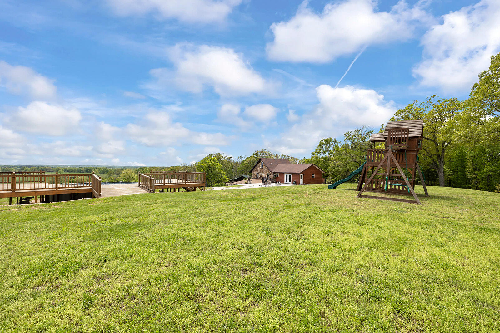 9099 Holly Property Photo 44