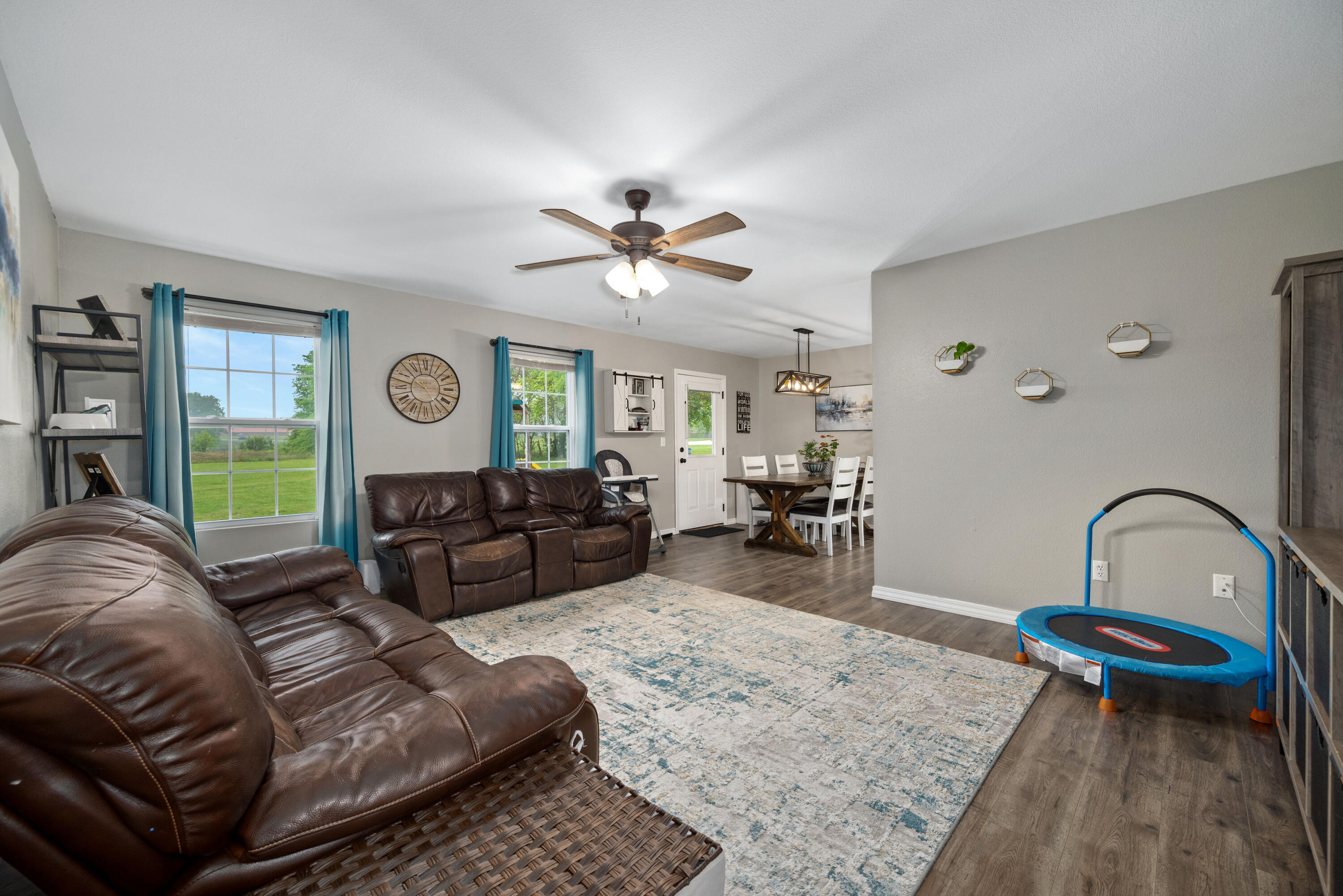 212 Eagle Nest Property Photo 3