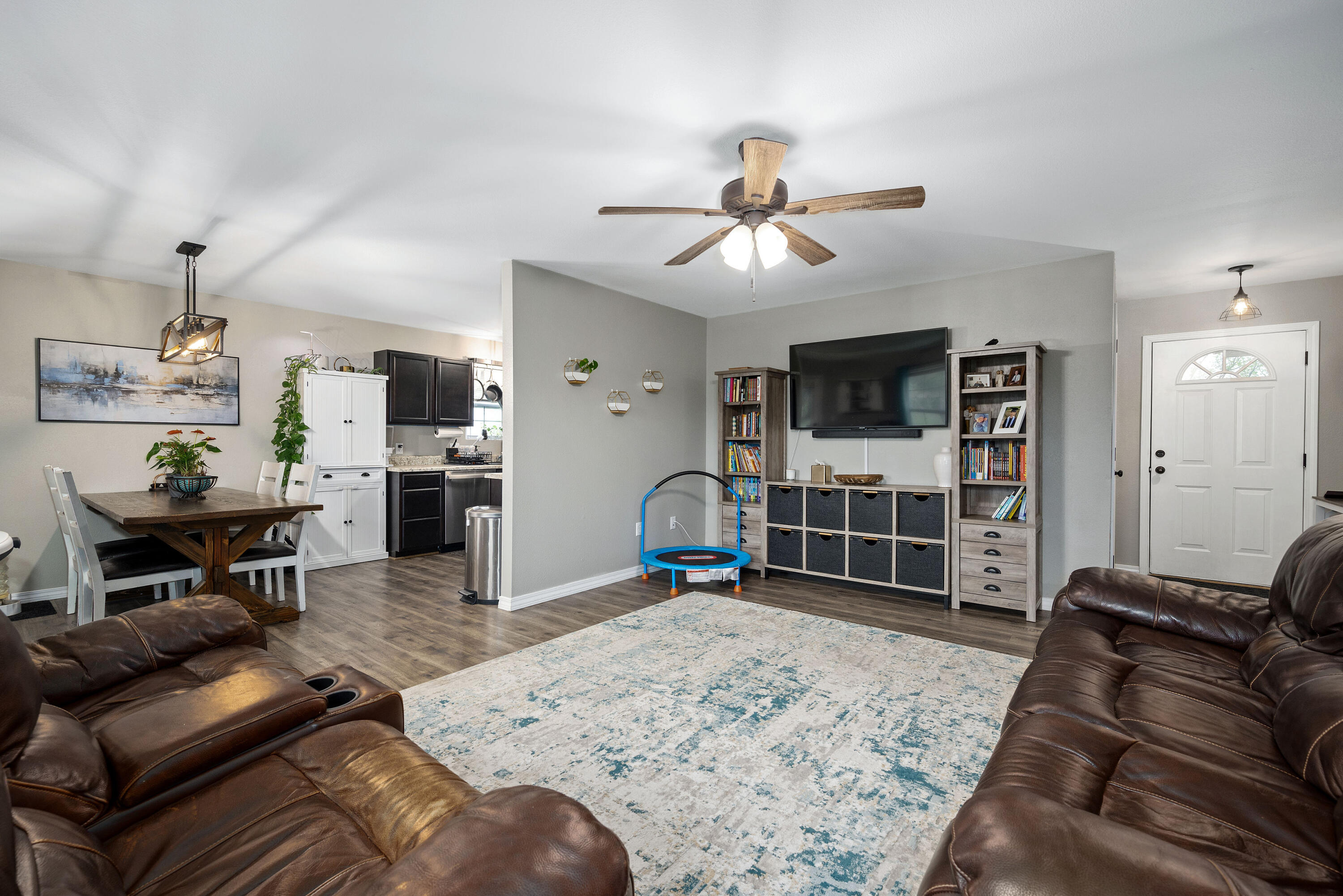 212 Eagle Nest Property Photo 4