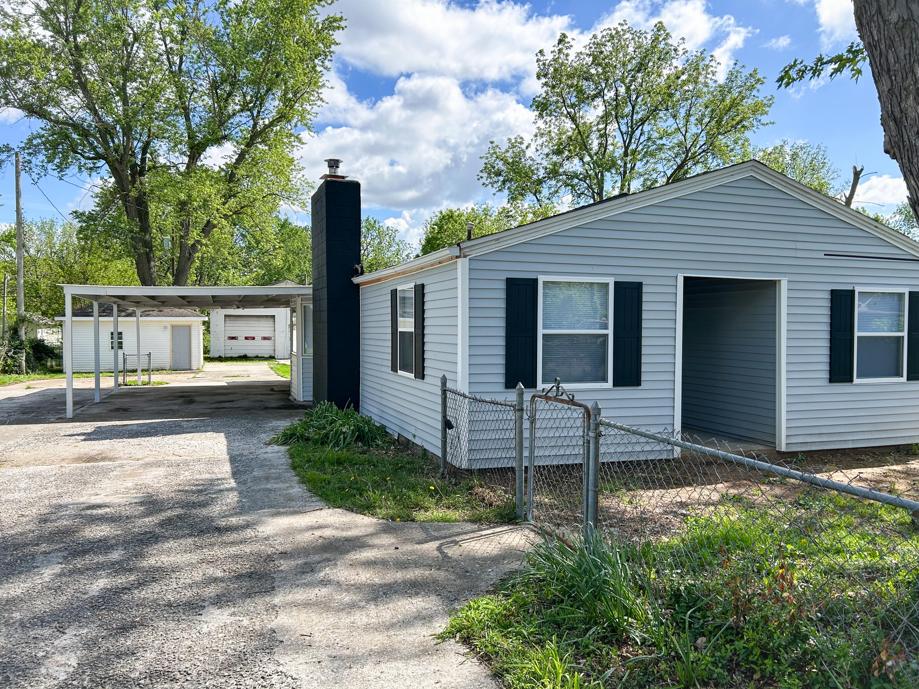3240 West Page Street Property Photo 1