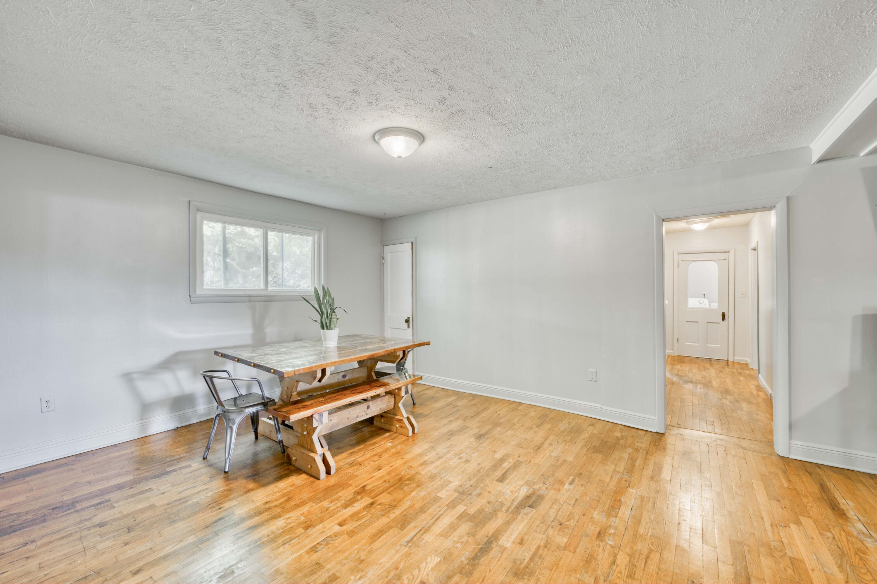 601 South 11th Avenue Property Photo 9