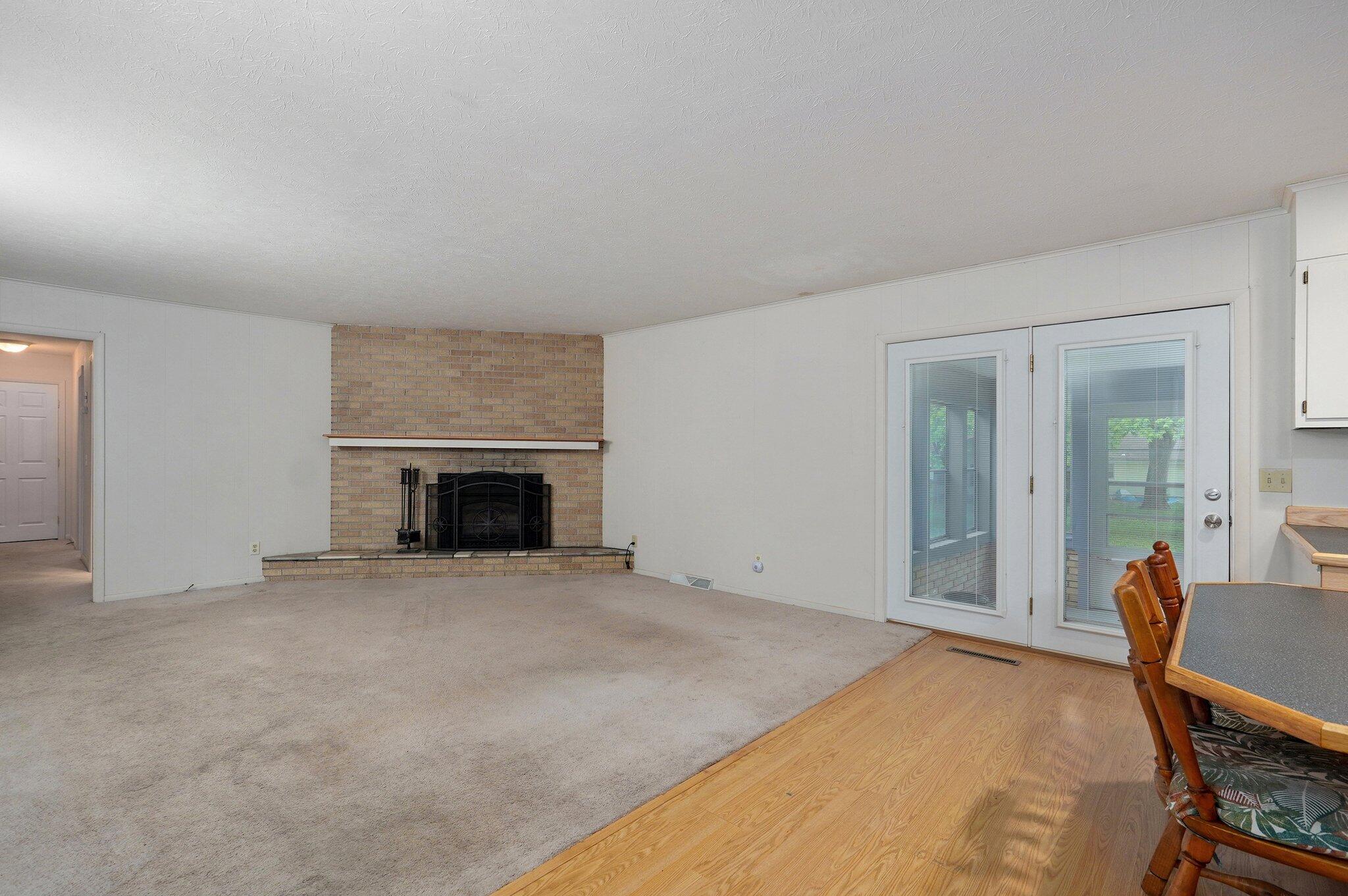 3953 South Broadway Avenue Property Photo 7