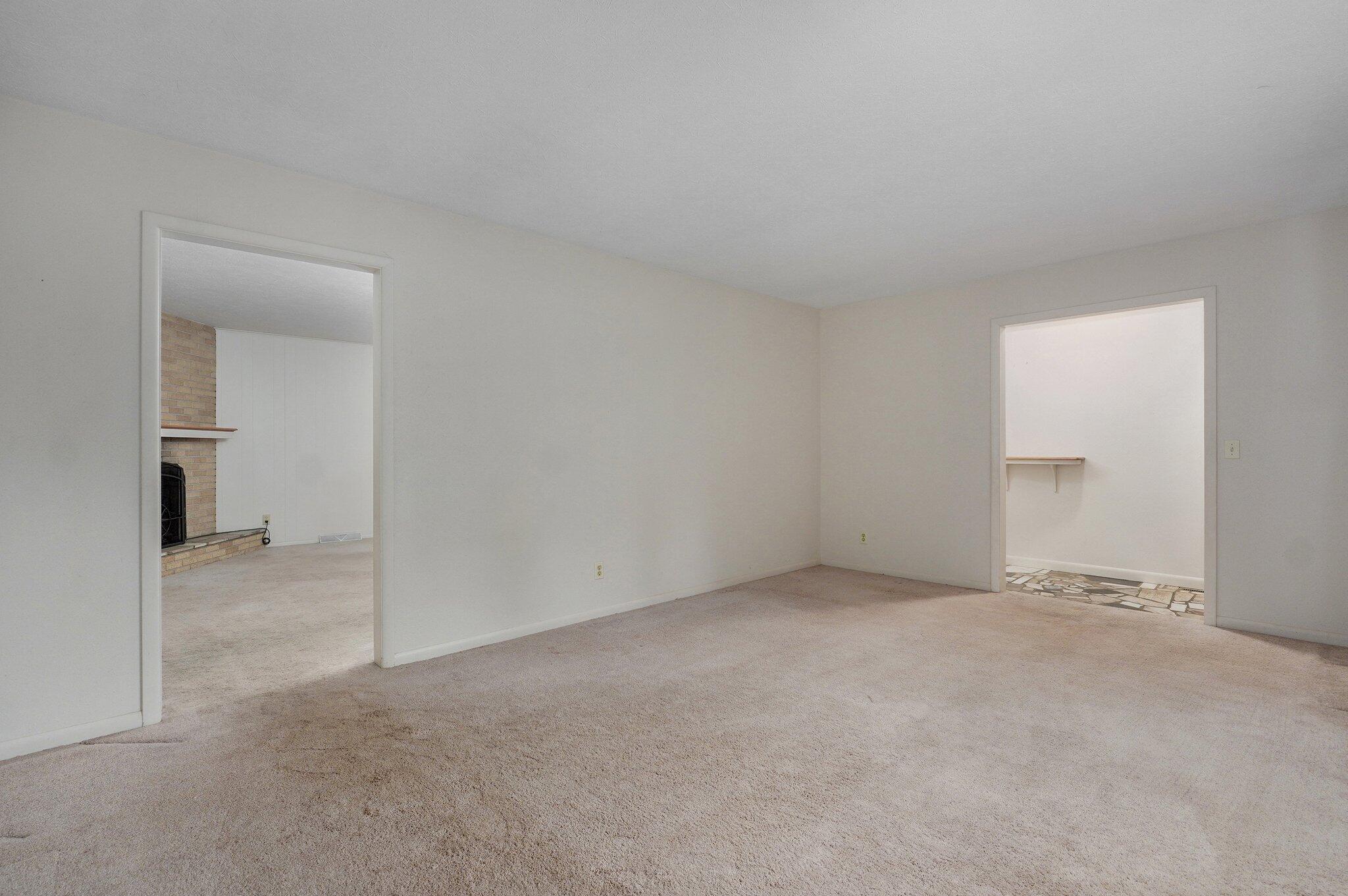 3953 South Broadway Avenue Property Photo 9