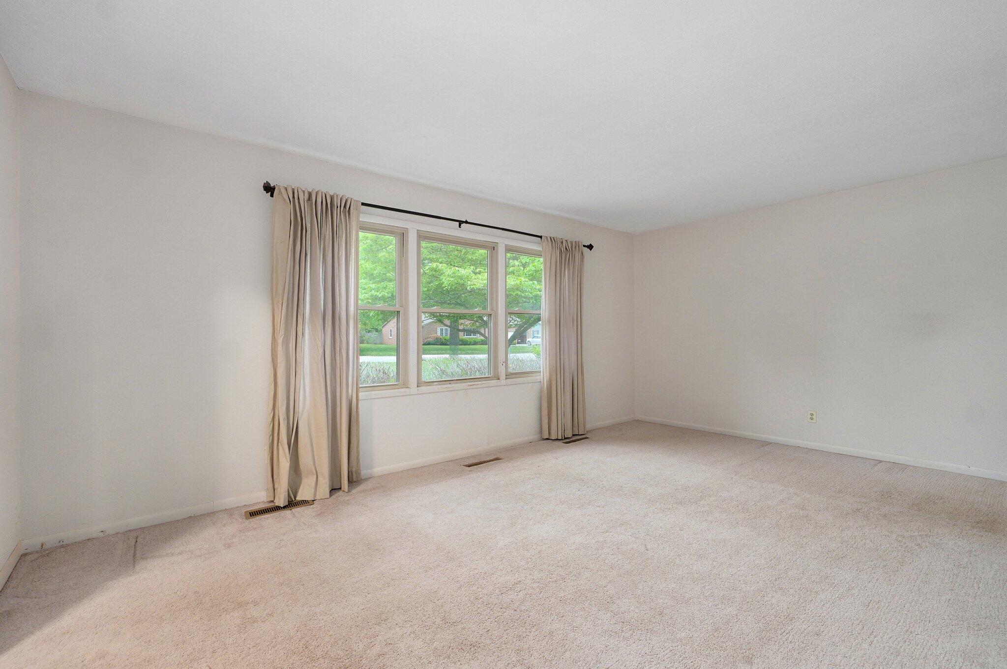 3953 South Broadway Avenue Property Photo 10