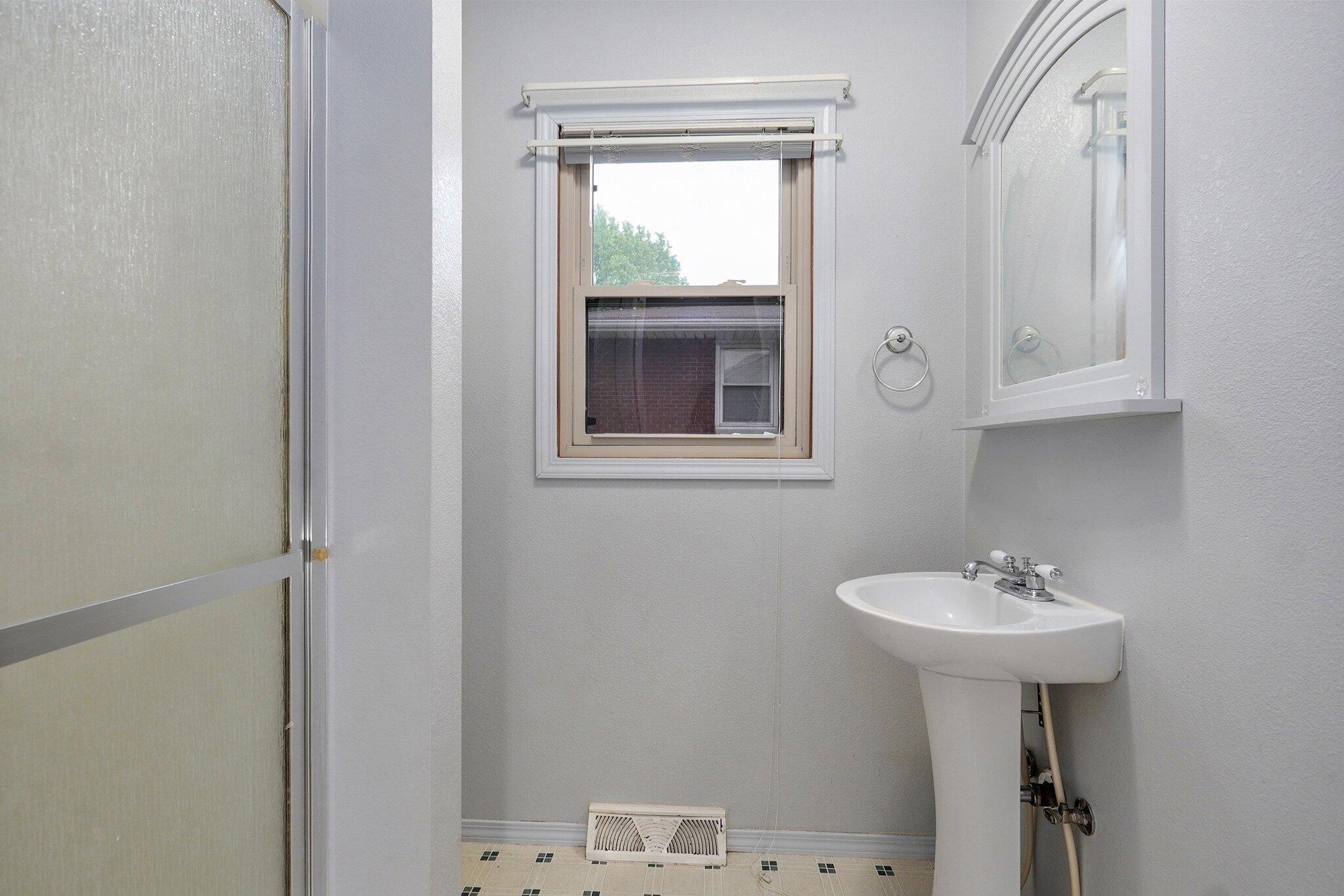 3953 South Broadway Avenue Property Photo 20
