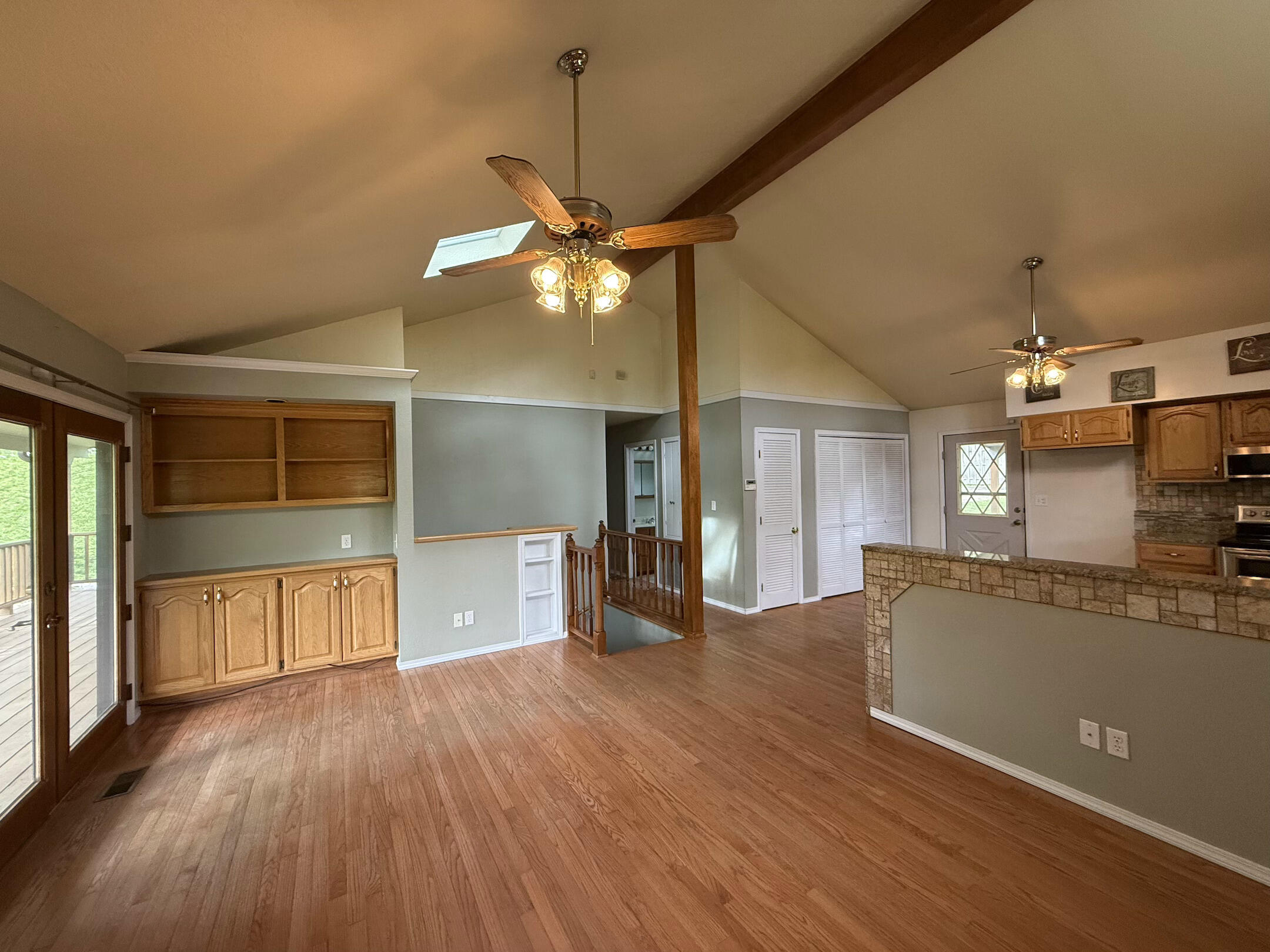 16709 Honeysuckle Hill Road Property Photo 13