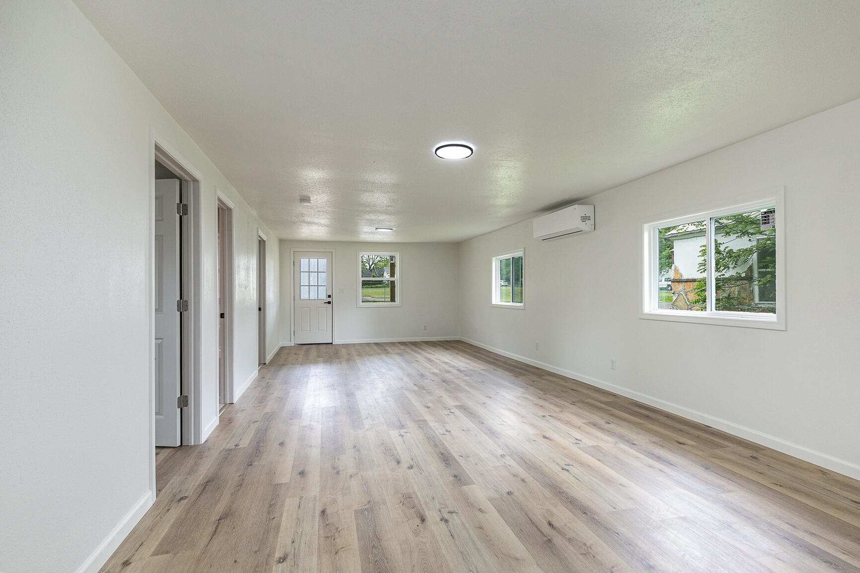 507 East County Road Property Photo 5