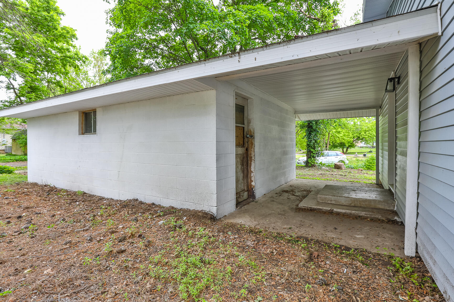 507 East County Road Property Photo 22