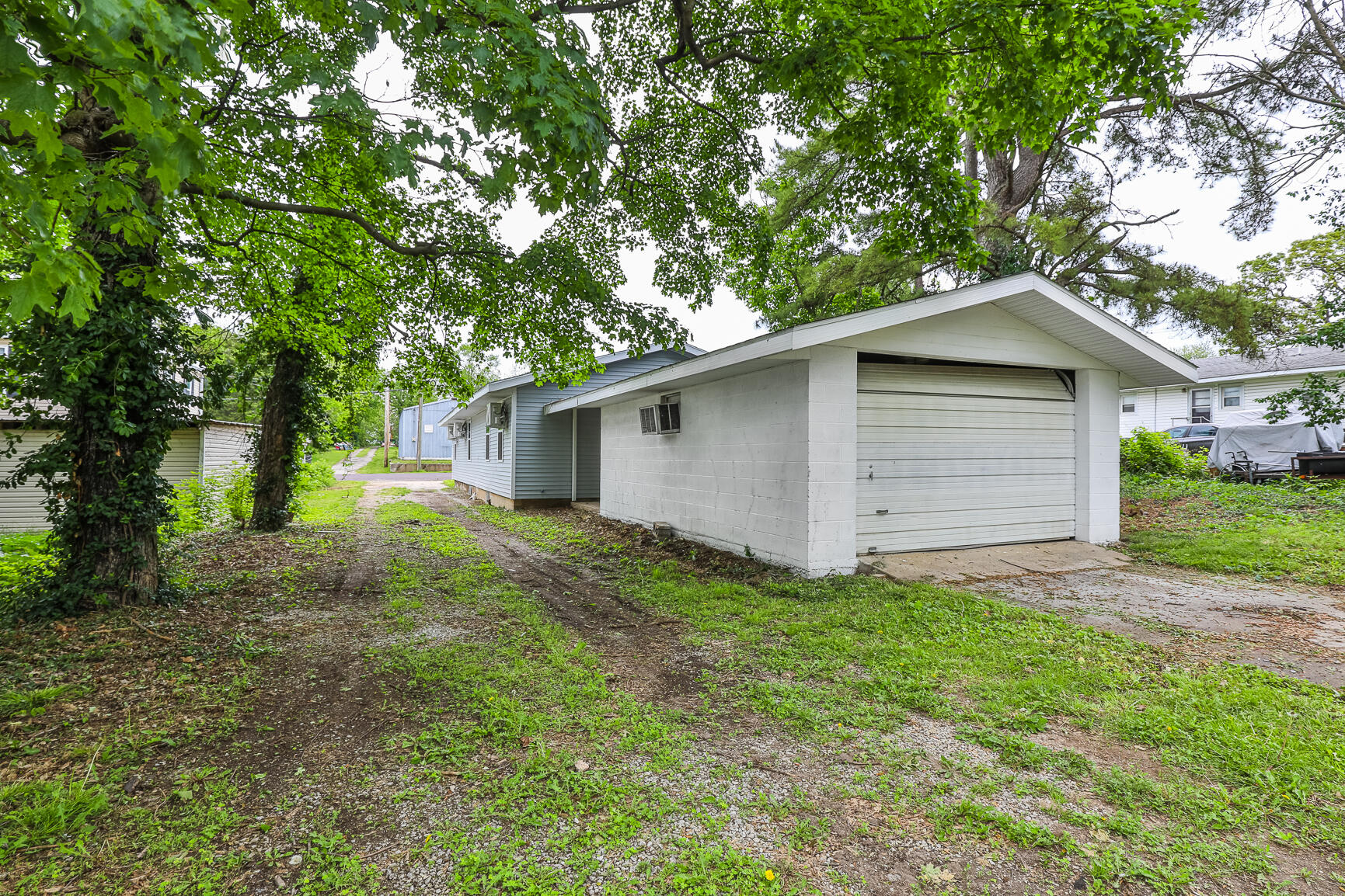 507 East County Road Property Photo 25