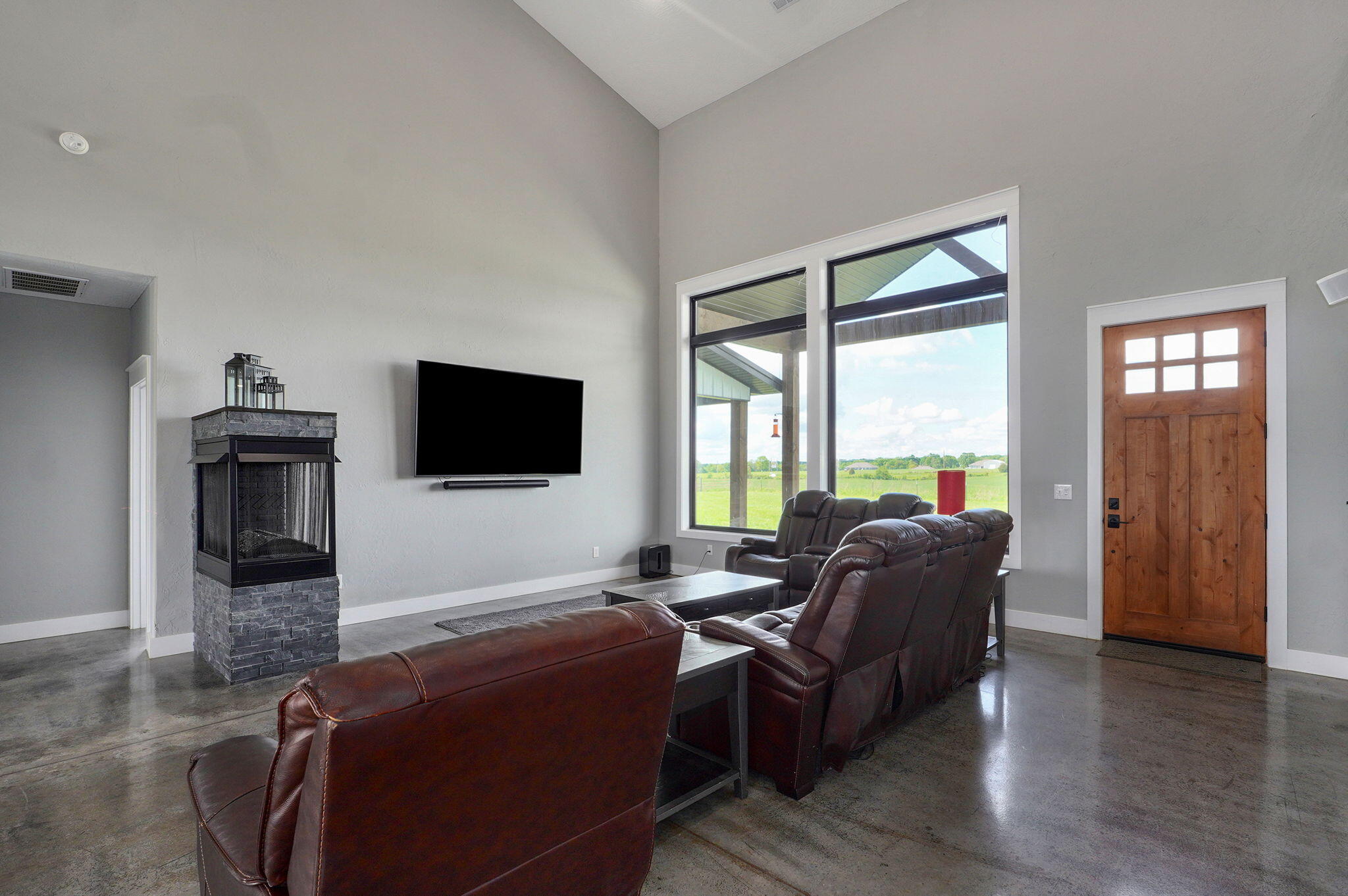 247 Davis Road Property Photo 10