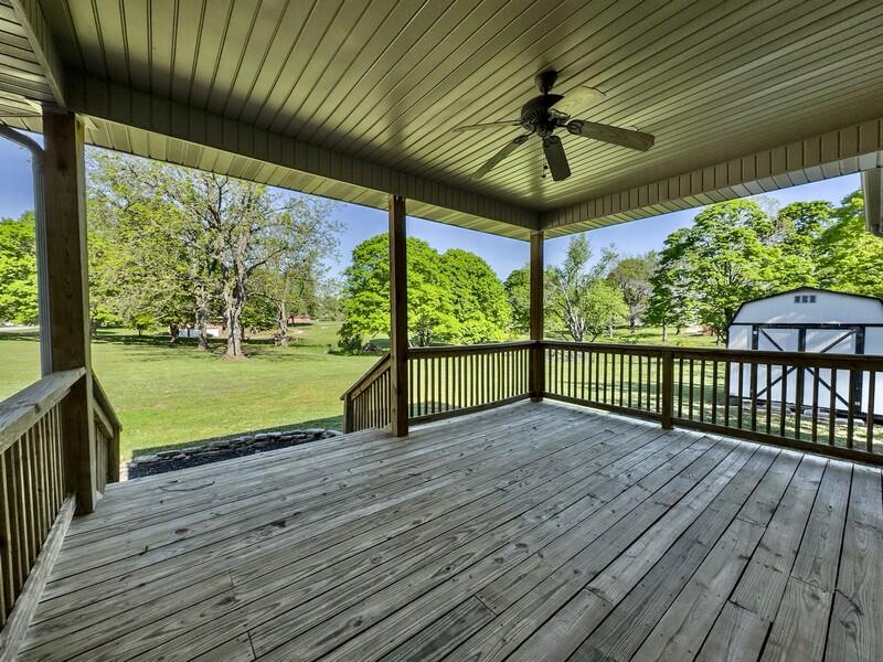 555 East Farm 84 Road Property Photo 4