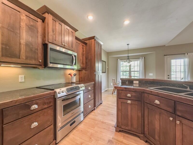 555 East Farm 84 Road Property Photo 16