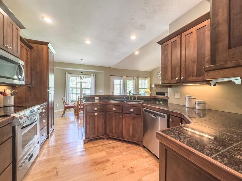 555 East Farm 84 Road Property Photo 17