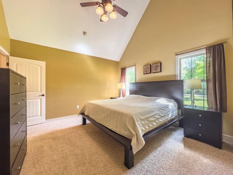 555 East Farm 84 Road Property Photo 23
