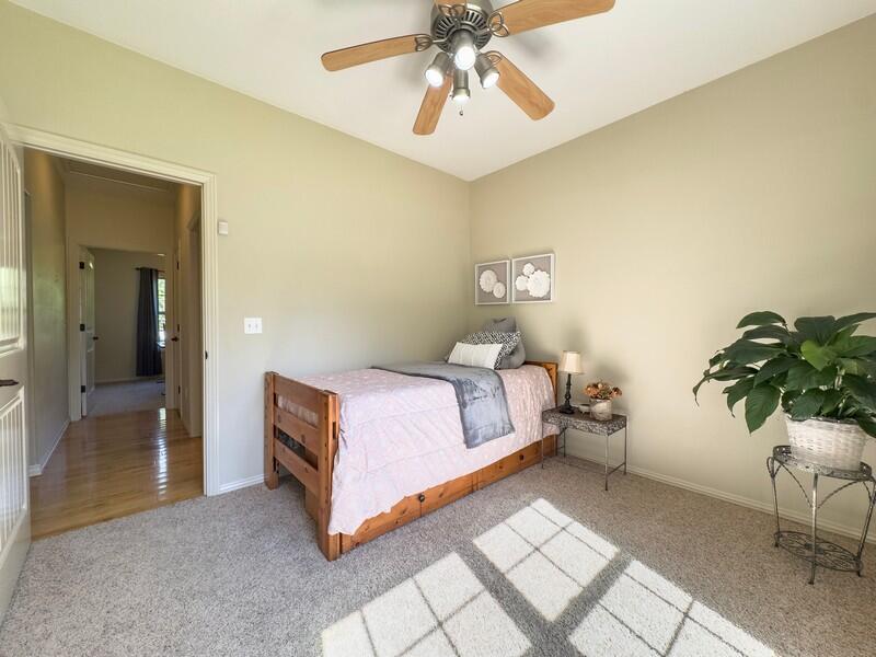555 East Farm 84 Road Property Photo 37