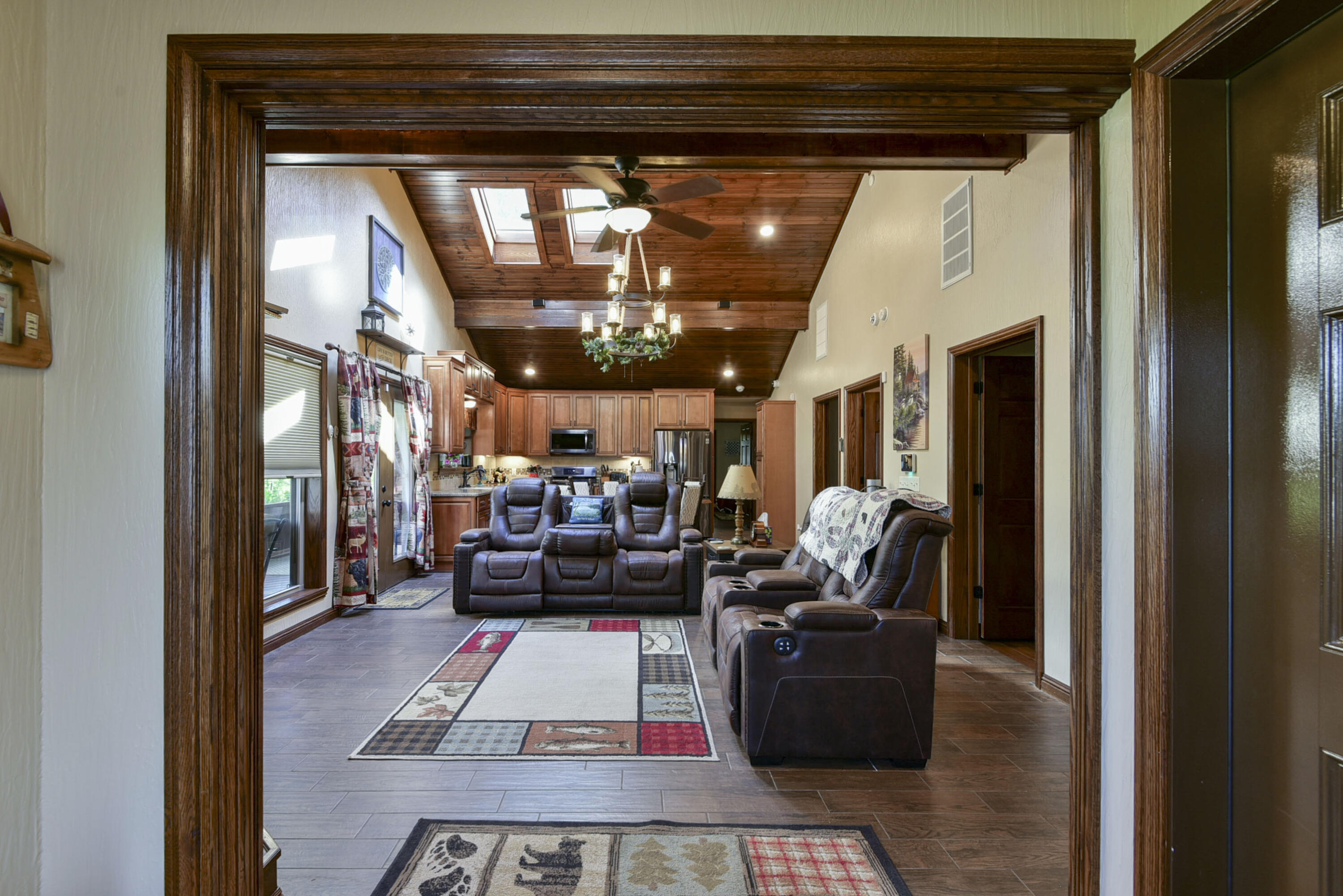164 Lake Circle Drive Property Photo 8