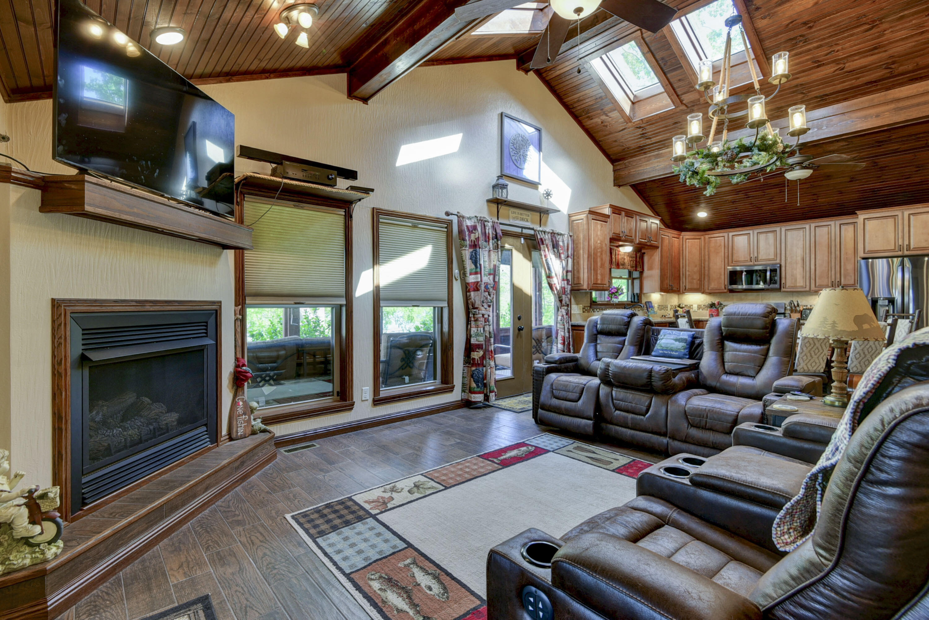 164 Lake Circle Drive Property Photo 9
