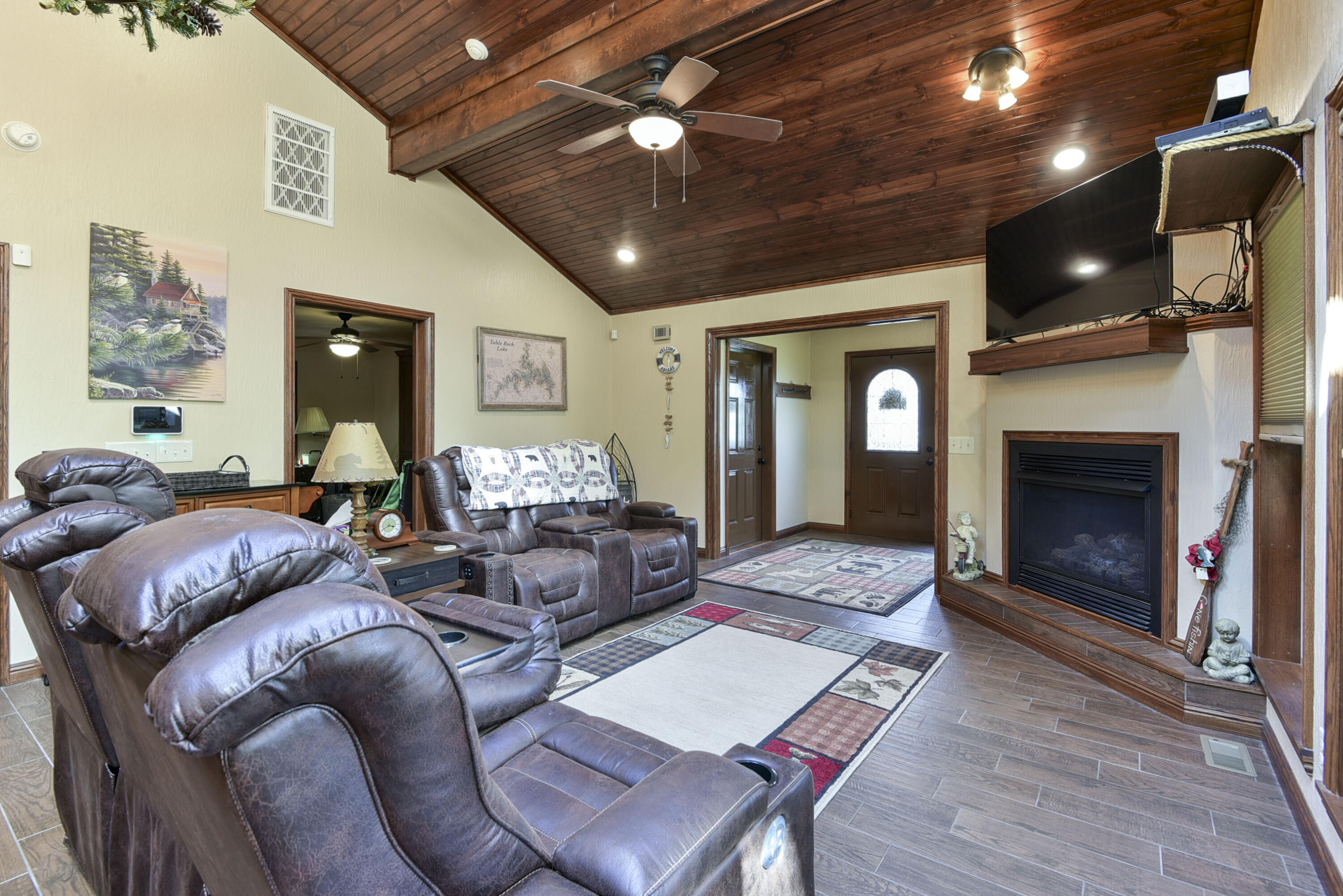 164 Lake Circle Drive Property Photo 10