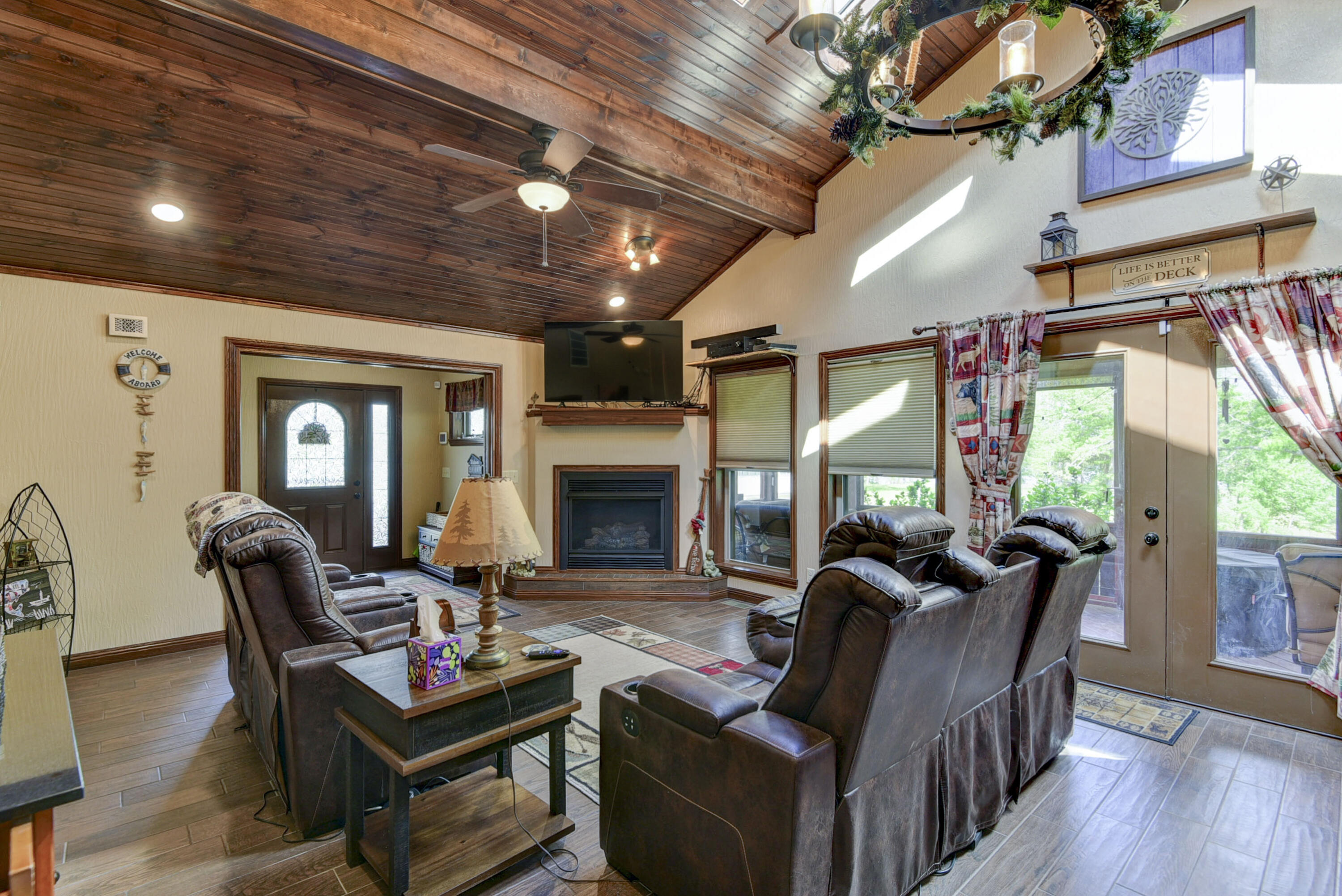 164 Lake Circle Drive Property Photo 11