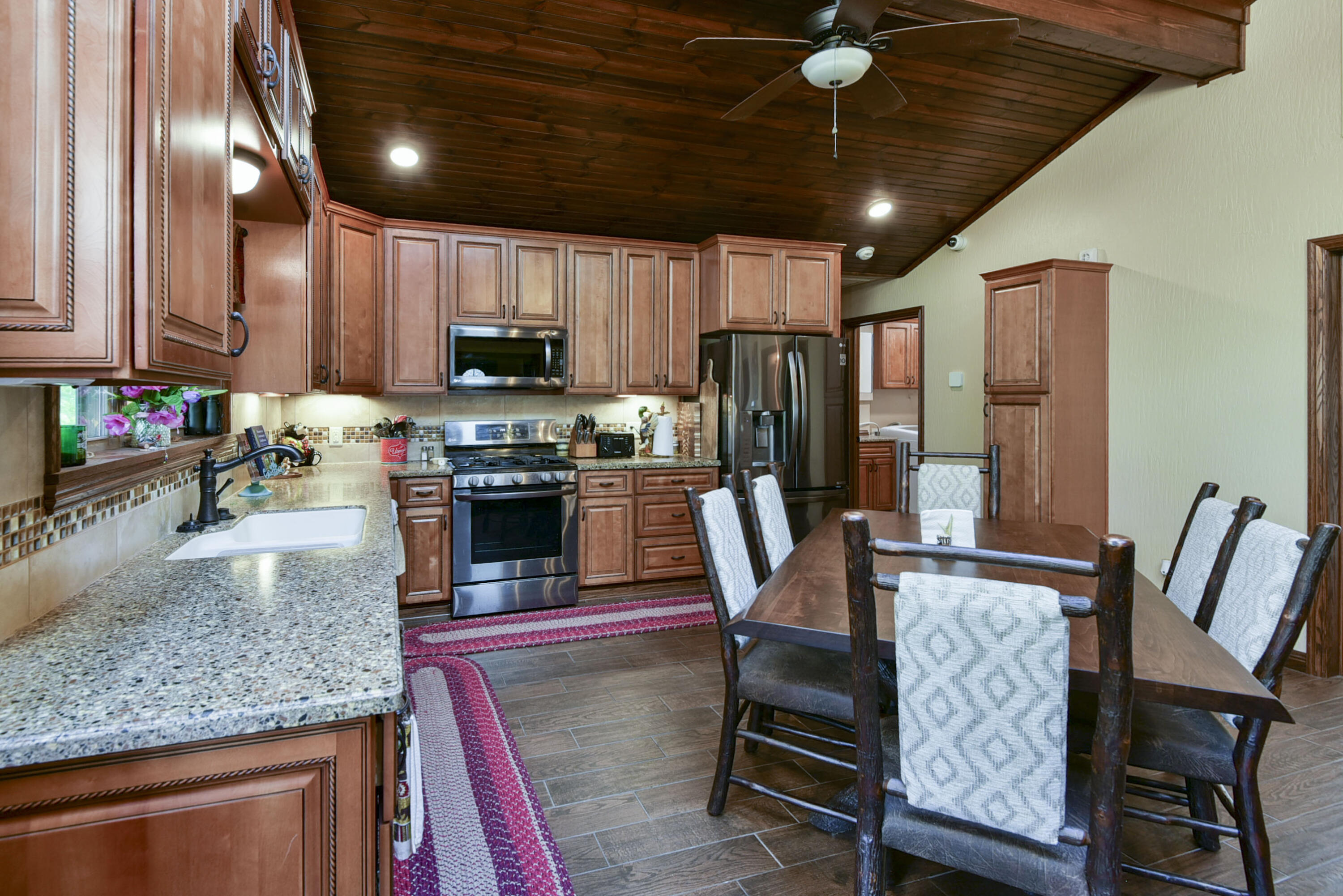 164 Lake Circle Drive Property Photo 13
