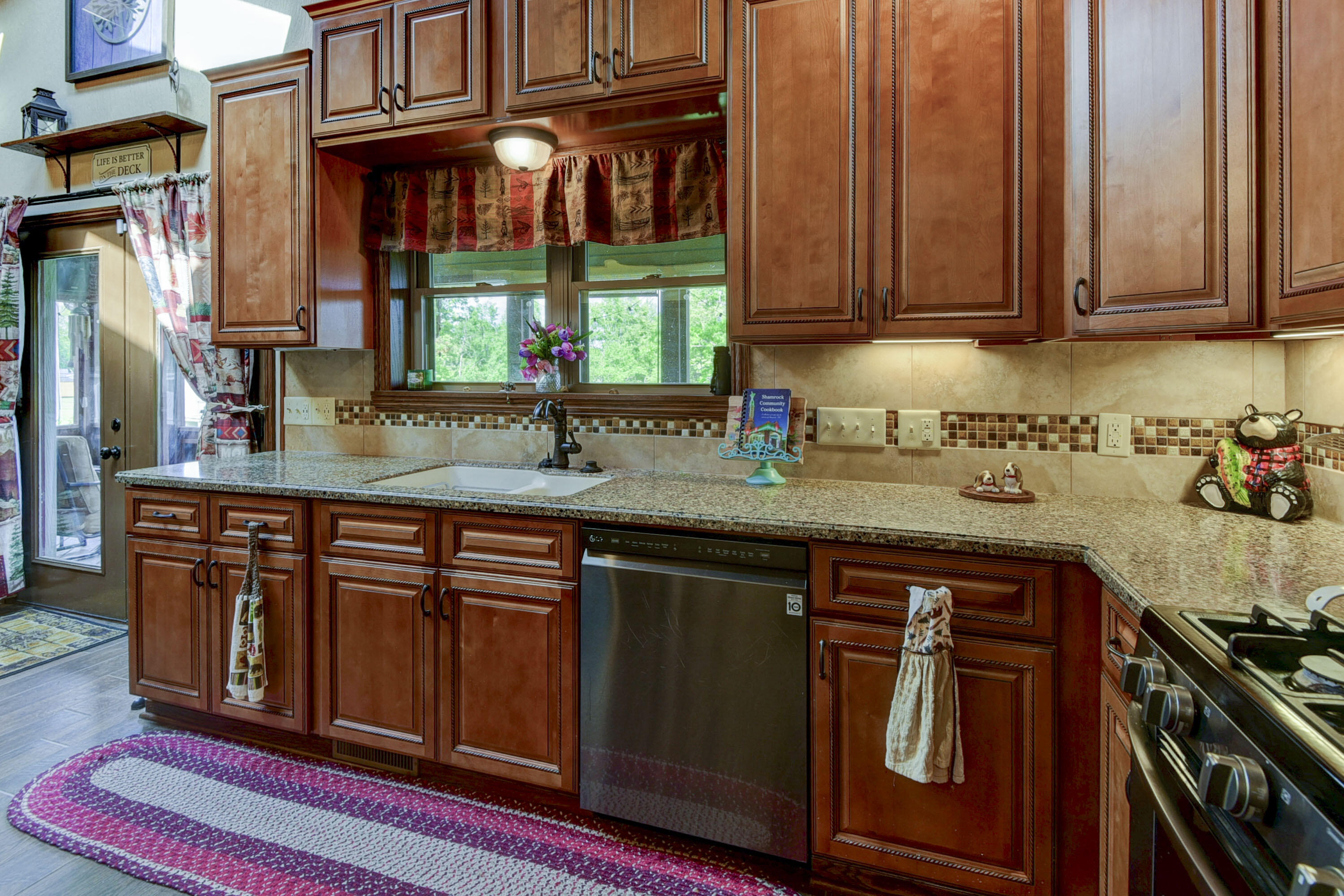 164 Lake Circle Drive Property Photo 14