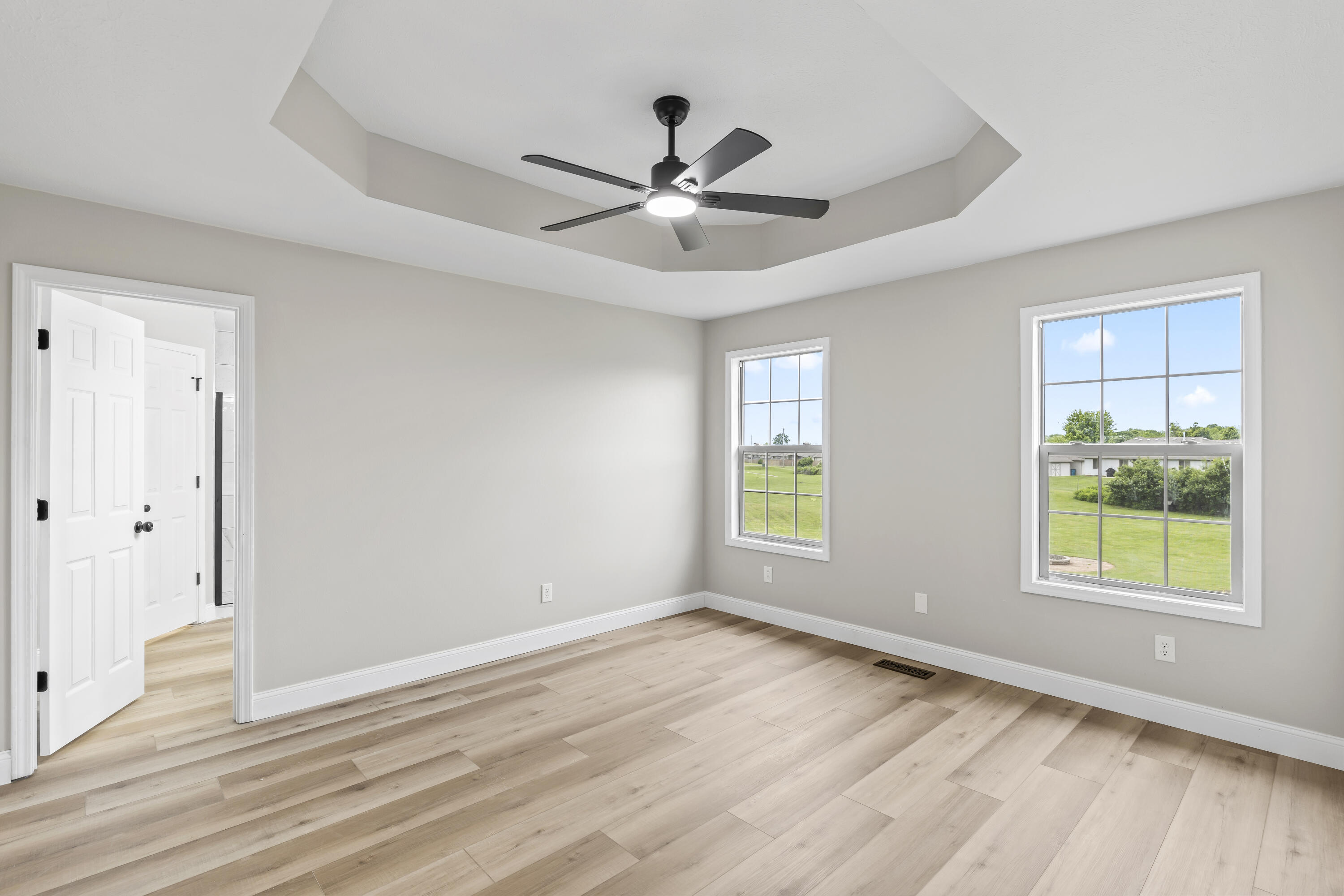 5703 South Vicksburg Battle Court Property Photo 6